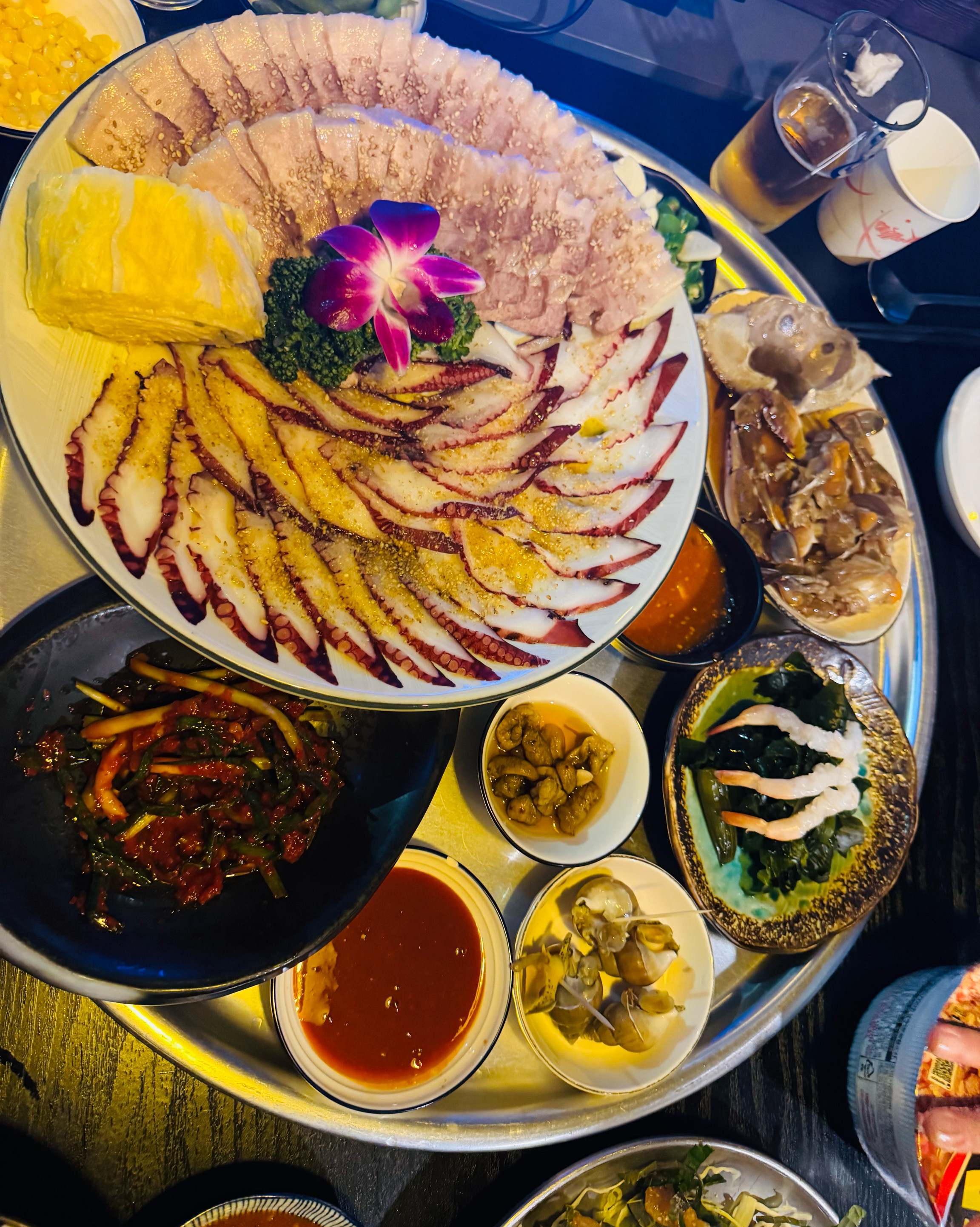 친한 언니가 하도 맛있다고해서 와봤는데 완즈니 제스타일!!!!!금욟저녁이라 늦었으면 웨이팅
