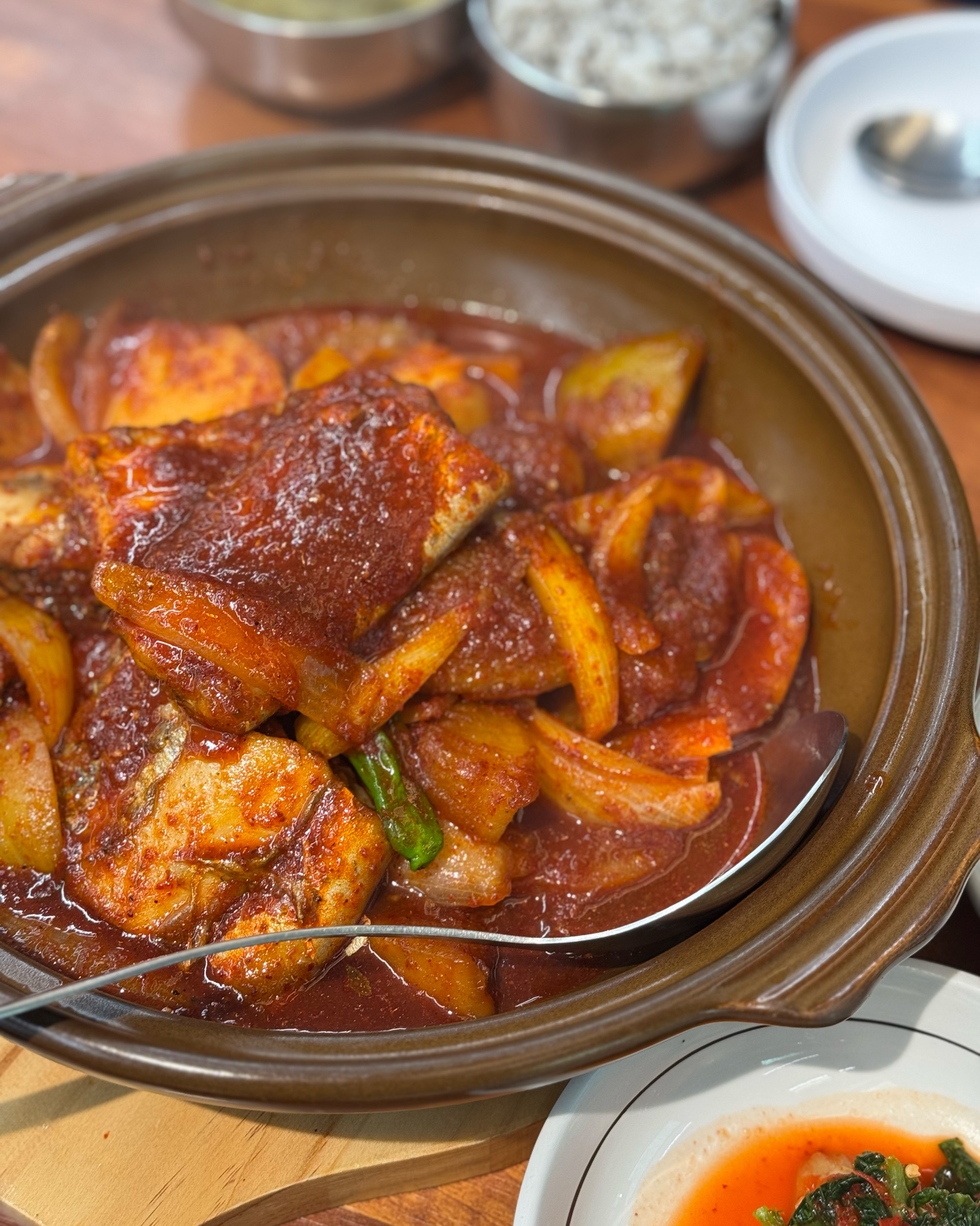 제주 여행 마지막 날 갈치조림 맛집와서 배 든든하게 채우고 갑니다! 양도 많고, 갈치도 싱