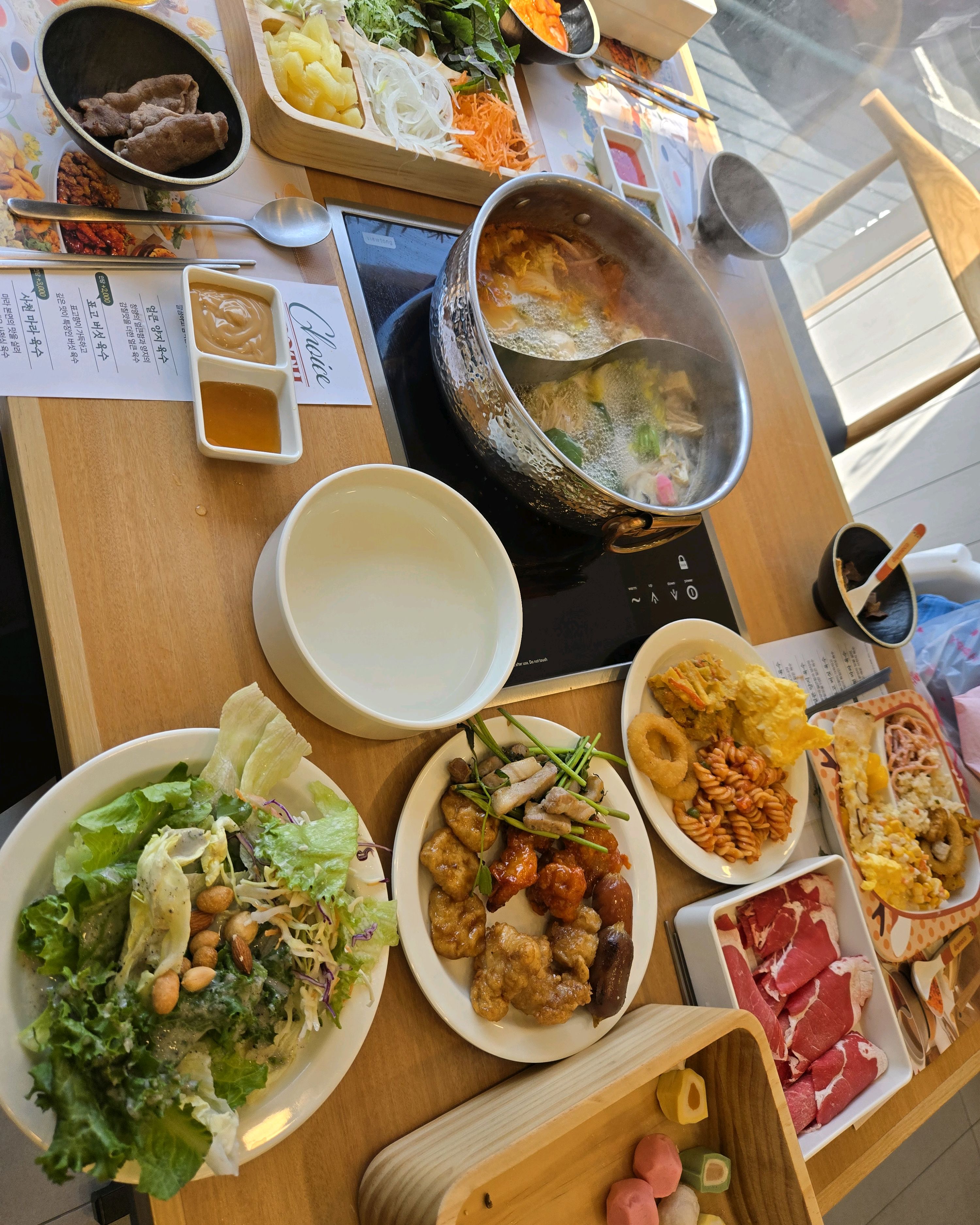 샐러드도좋고 샤브샤브구성도좋고 월남쌈도좋고 - 망포역 맛집 샤브올데이 수원망포점