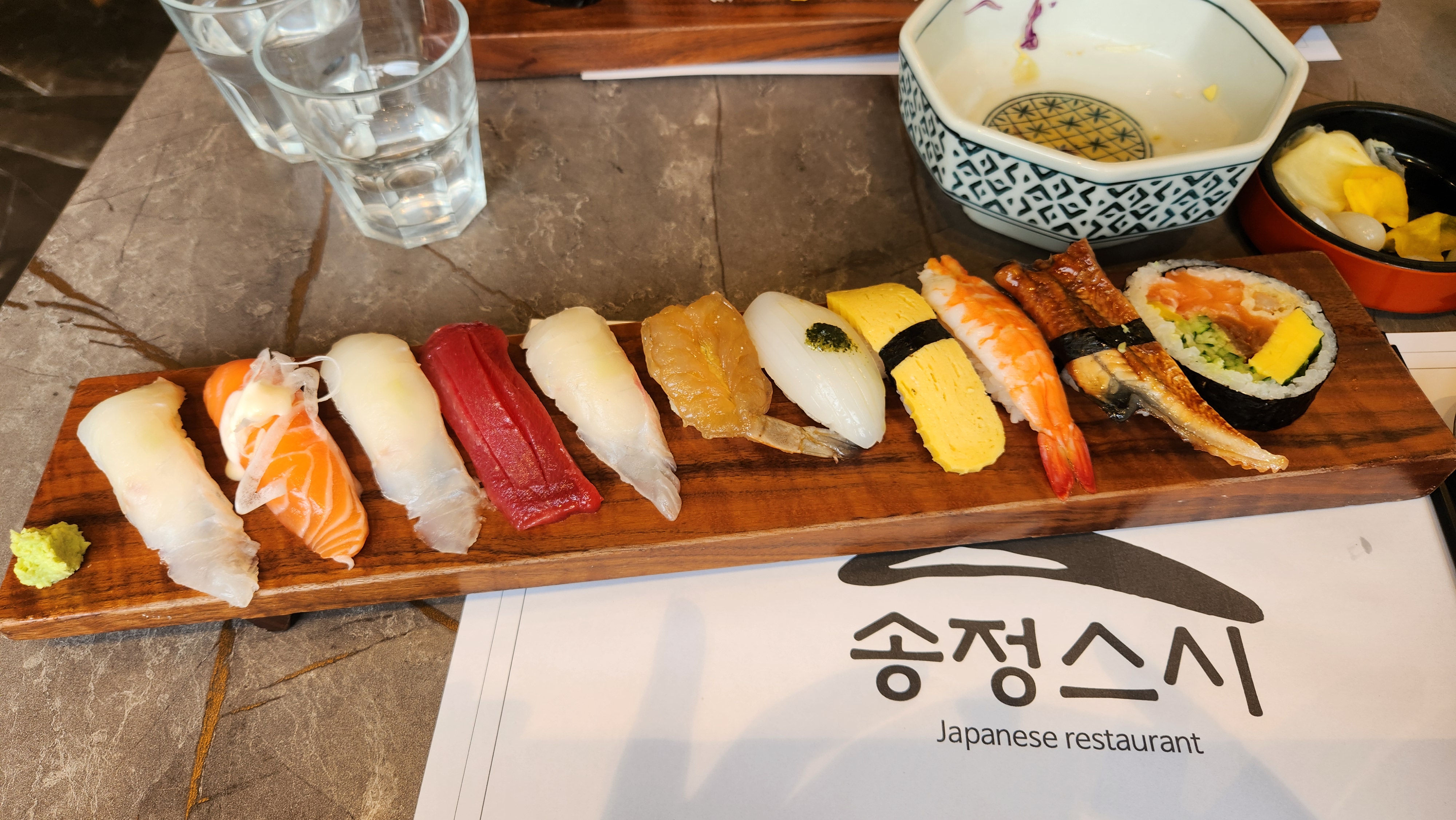 송정에 자주오는데 스시집이있어서 들어와봤네요 주차도편하고 음식도맛있어요!! - 송정 맛집 송정스시 부산송정본점