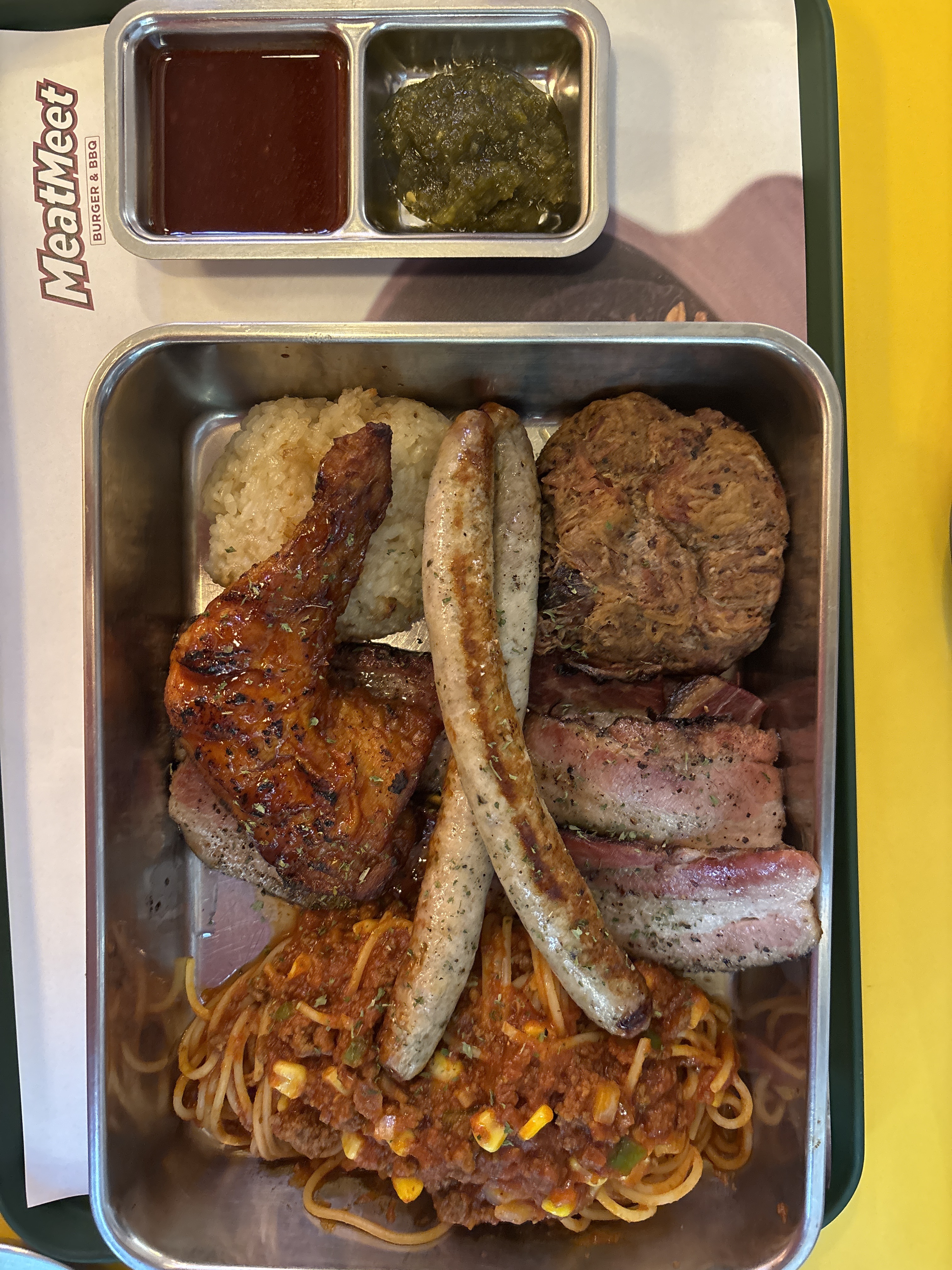 재방문입니다~ 특이한 재료와 메뉴가 있어요. 맛있고 특별해요~ 특별한 맛이 궁금할 때 추천