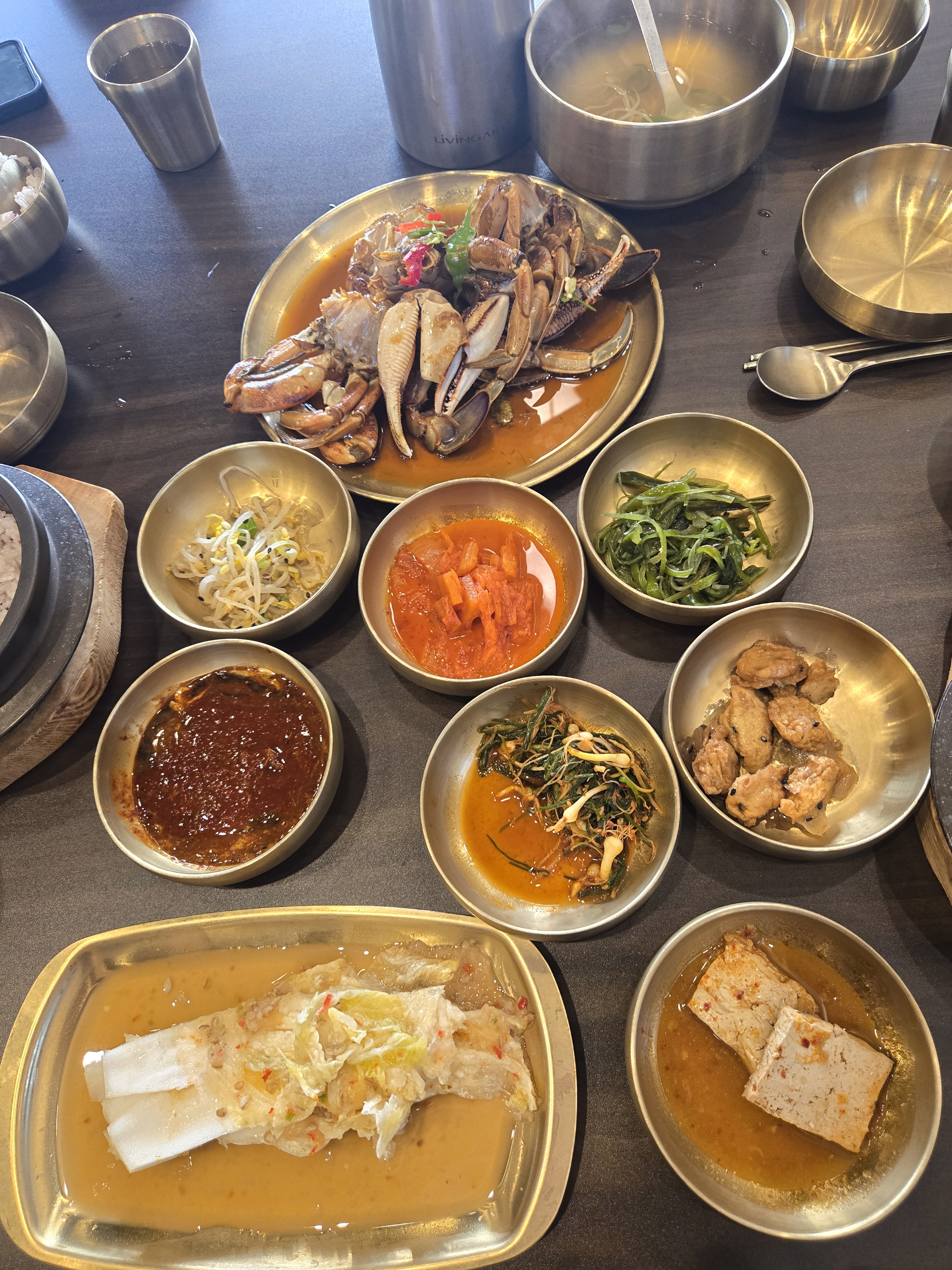 간장게장 보리김치의 맛집, 동네 맛집이라 자주 찾는곳이예요. 게장의 달인 사장님께서 친절히