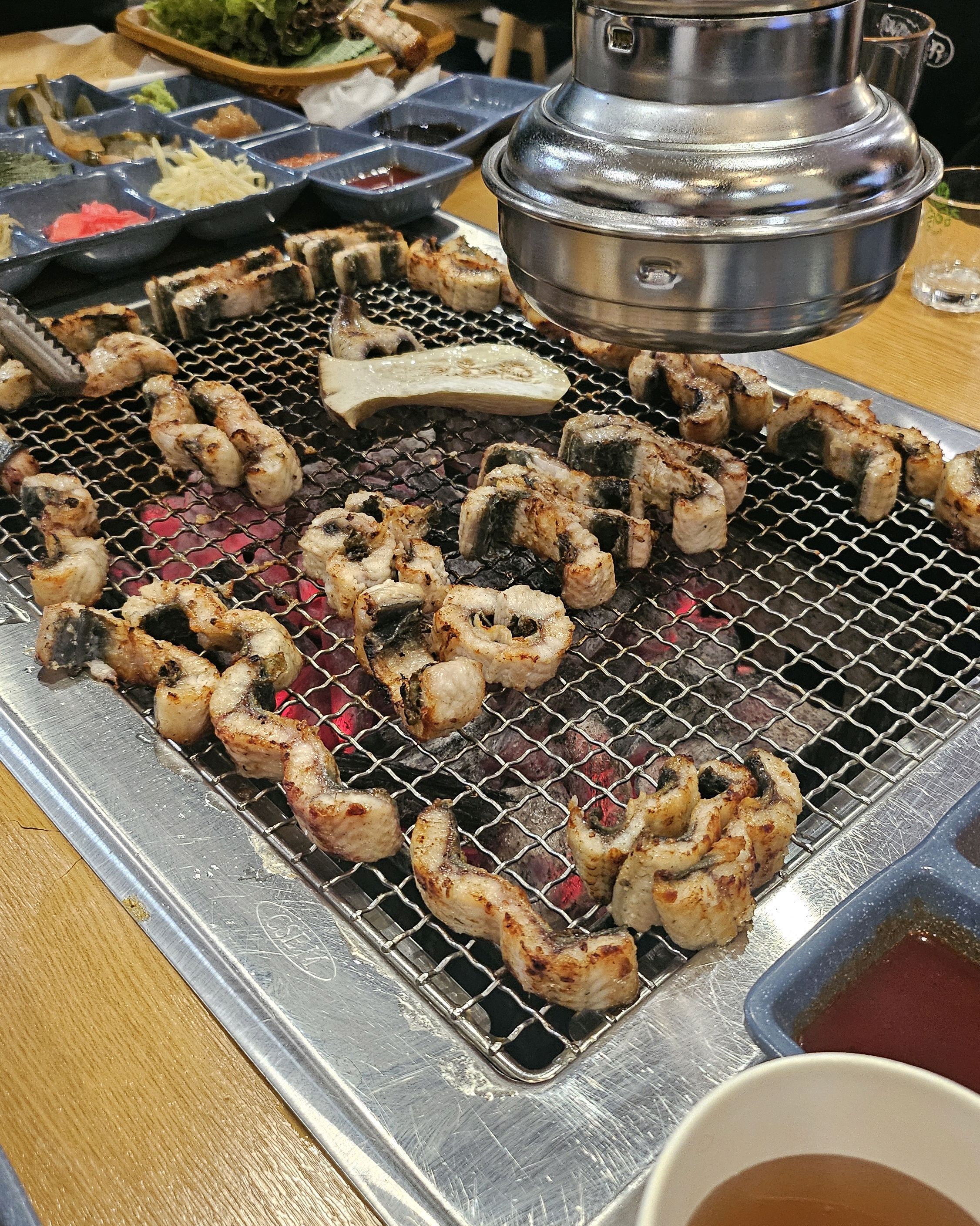 어머니 생신이라 가족 모임으로 왔습니다. 작년에 이어 올해도 좋은 날 좋은 음식으로 함께