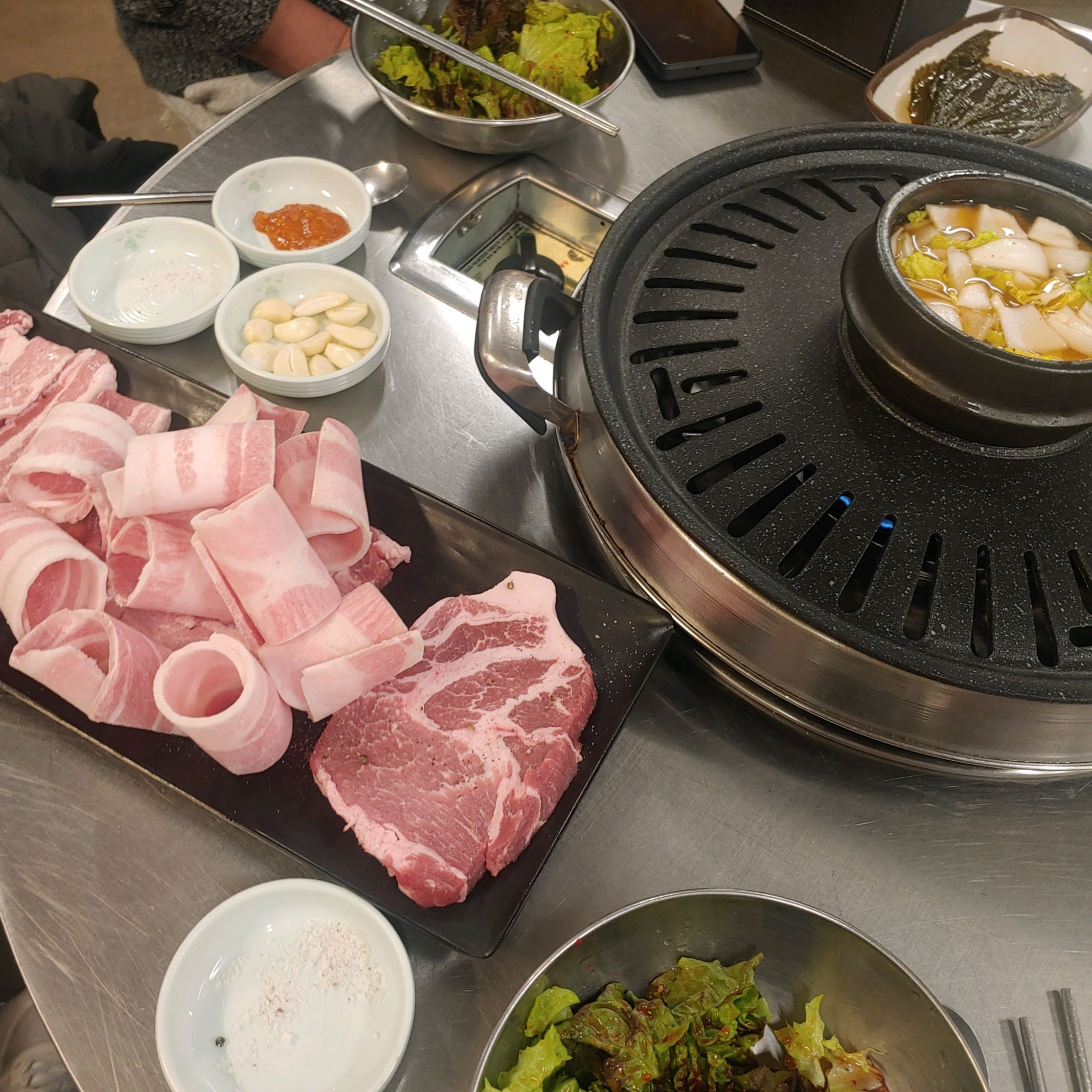 돼지한마리 배부르게 먹었습니다~ - 천호동 맛집 푸른목장 강동