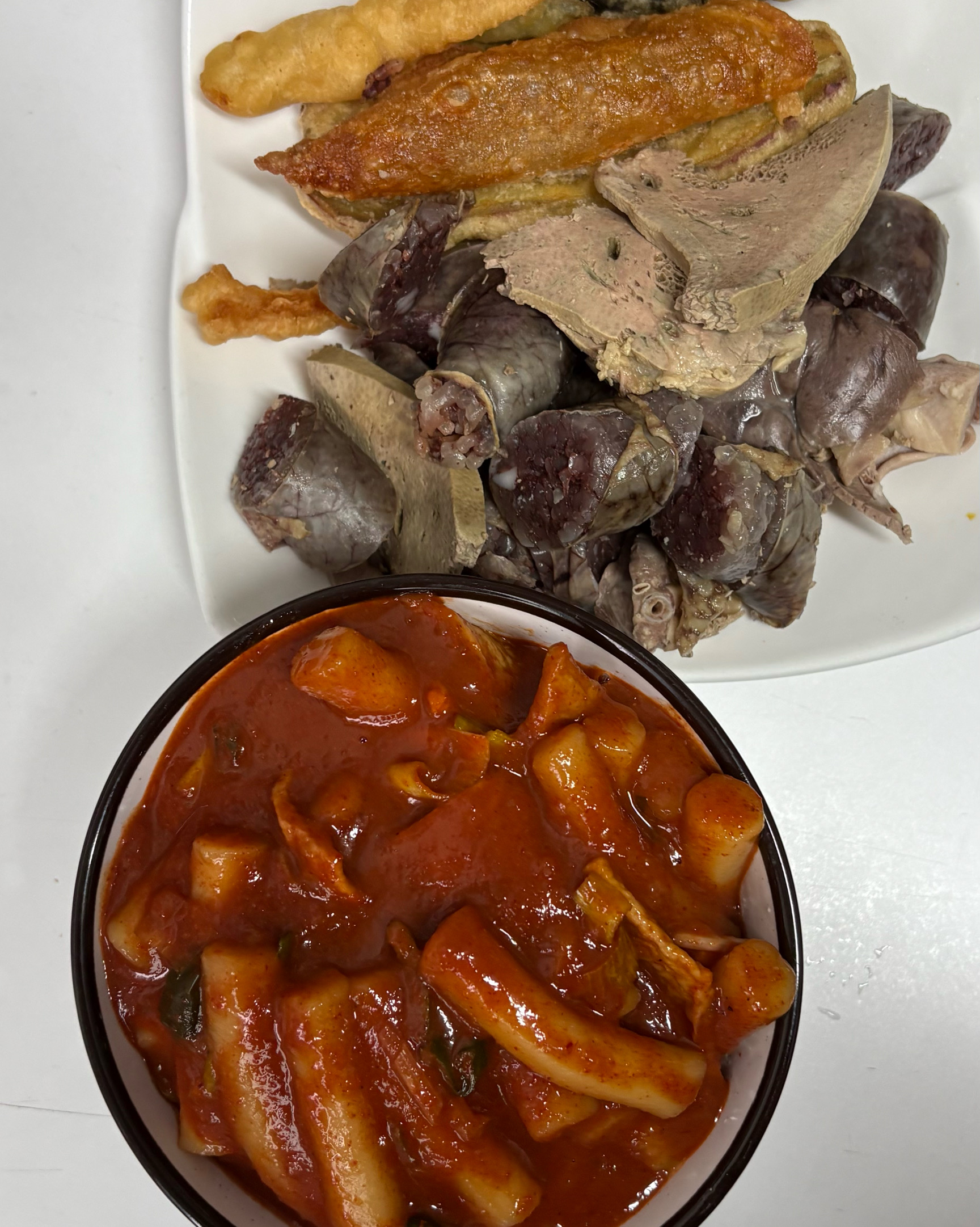 떡볶이가 너무 맛있고 양도 푸짐하고 자극적이지 않아서 다른 프렌차이즈 떡볶이보다 더 좋았어
