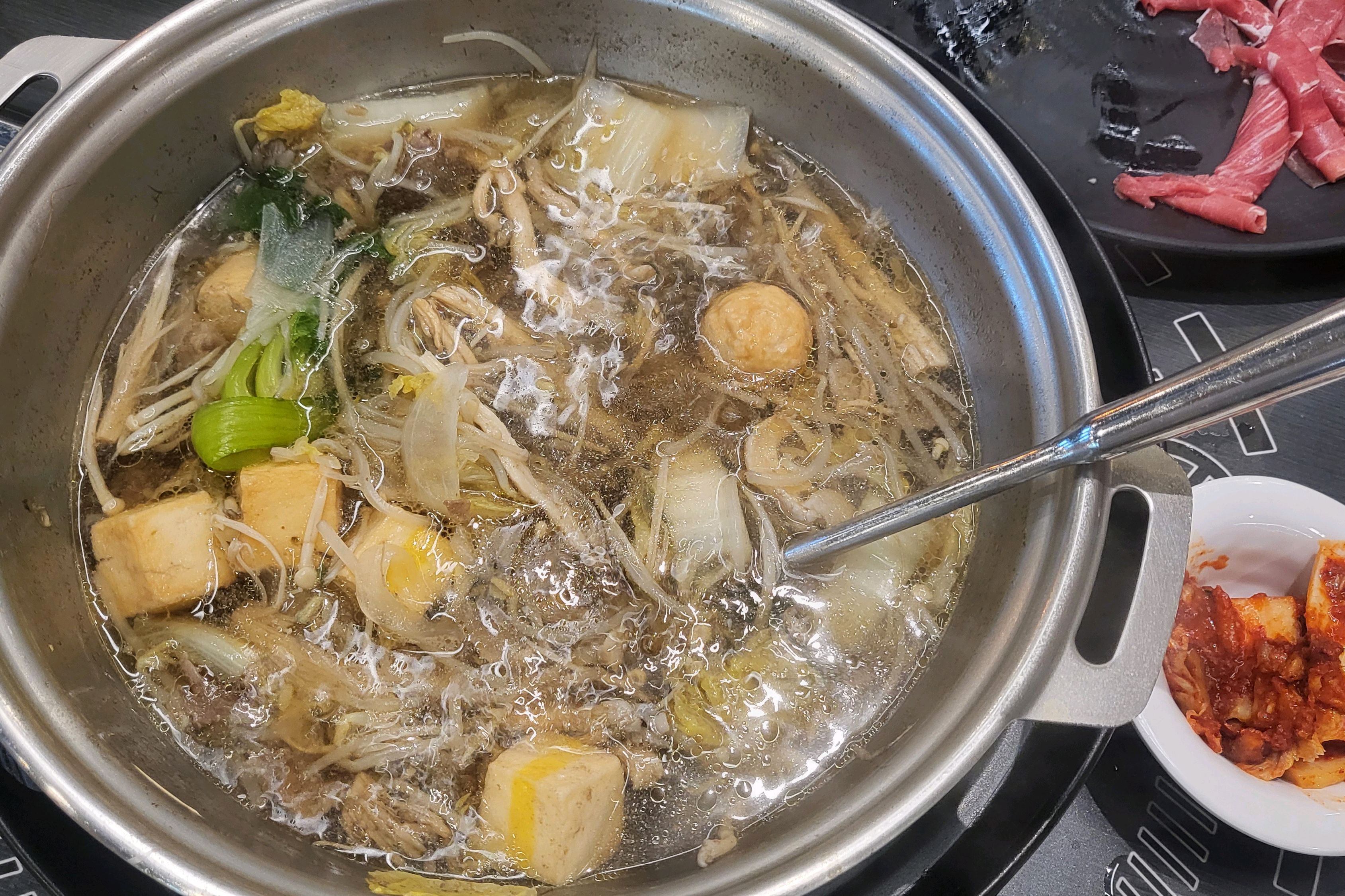 세식구 방문해서 아주 맛있게 식사하고 있습니다^^ - 신갈 맛집 소담촌 신갈롯데마트점