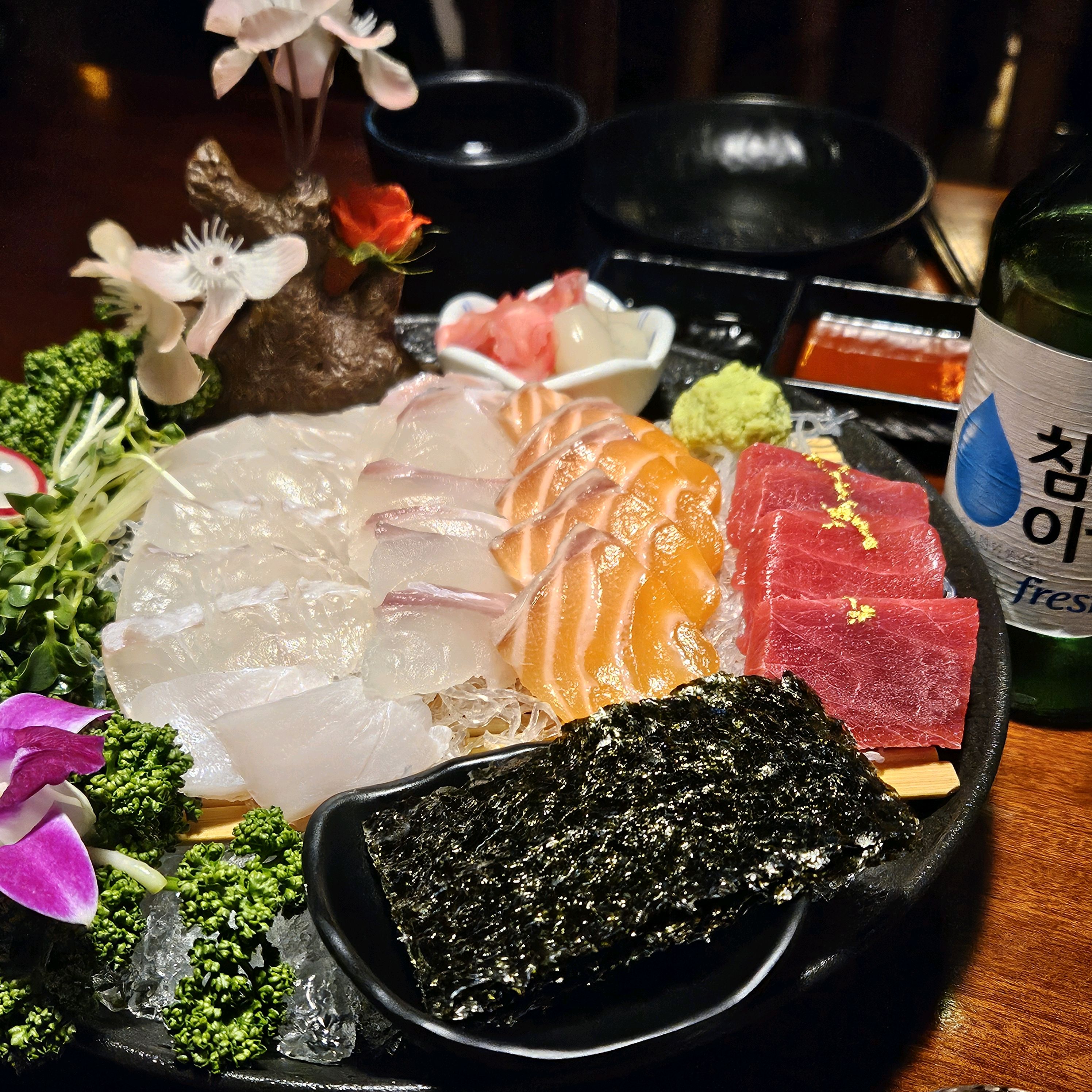 남자친구랑 데이트겸 왔는데 너무 좋아요 넘 시끄럽지도 않고 좋아요!!! 사시미도 너무 맛있
