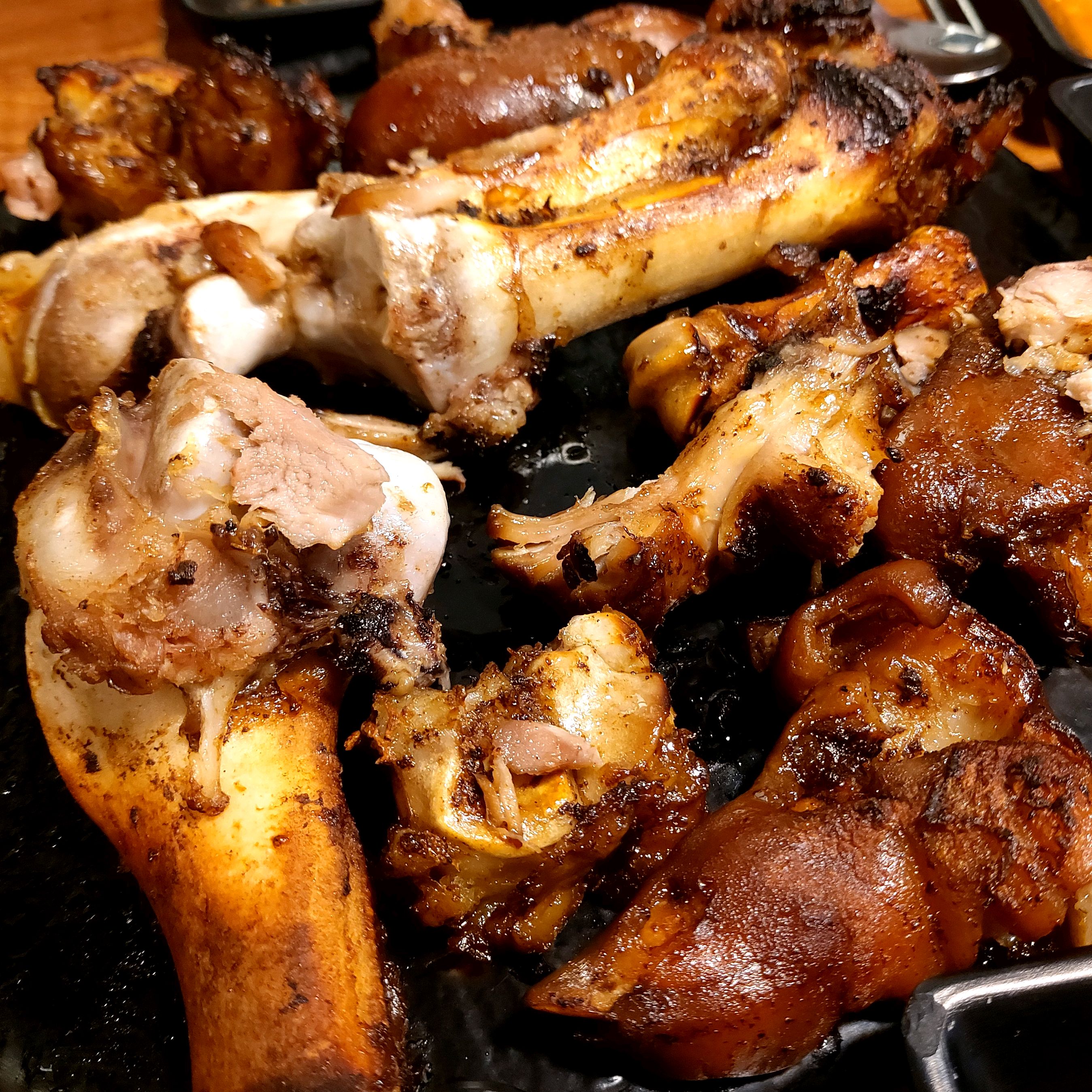 너무 맛있어서 먹다 보니 사진찍는걸 깜빡했어요ㅋㅋ - 안양 맛집 꽉찬족발 범계점
