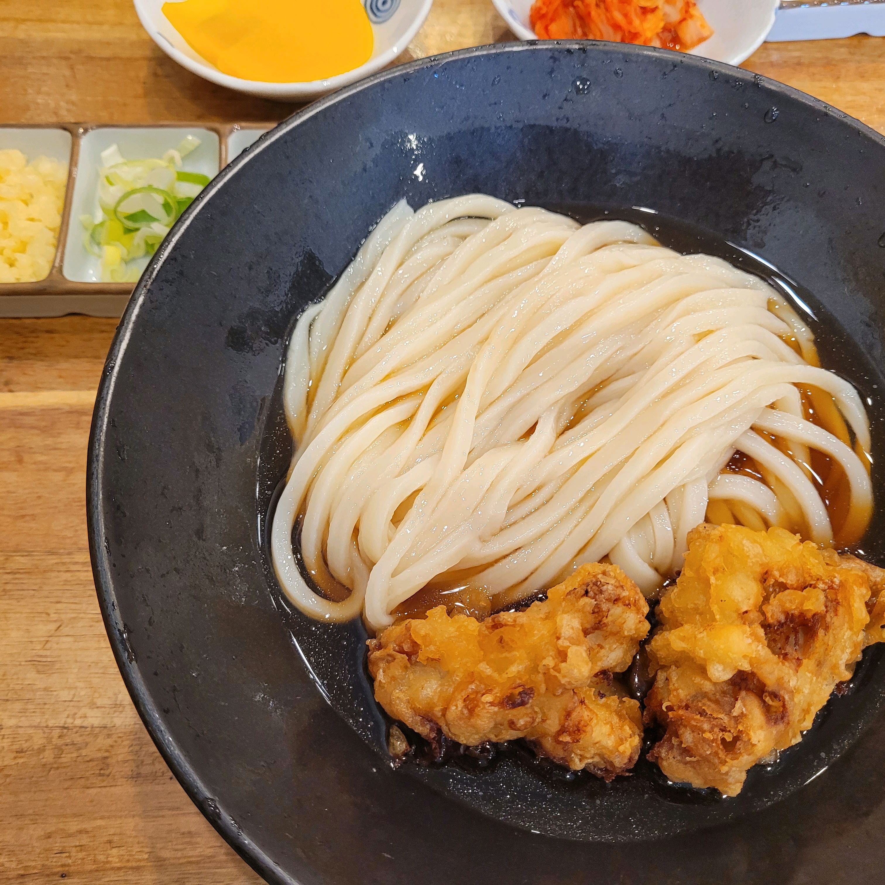 면발이 쫄깃한게 흔히 알고 있던 우동 면발과는 다름. - 대전 맛집 토미야