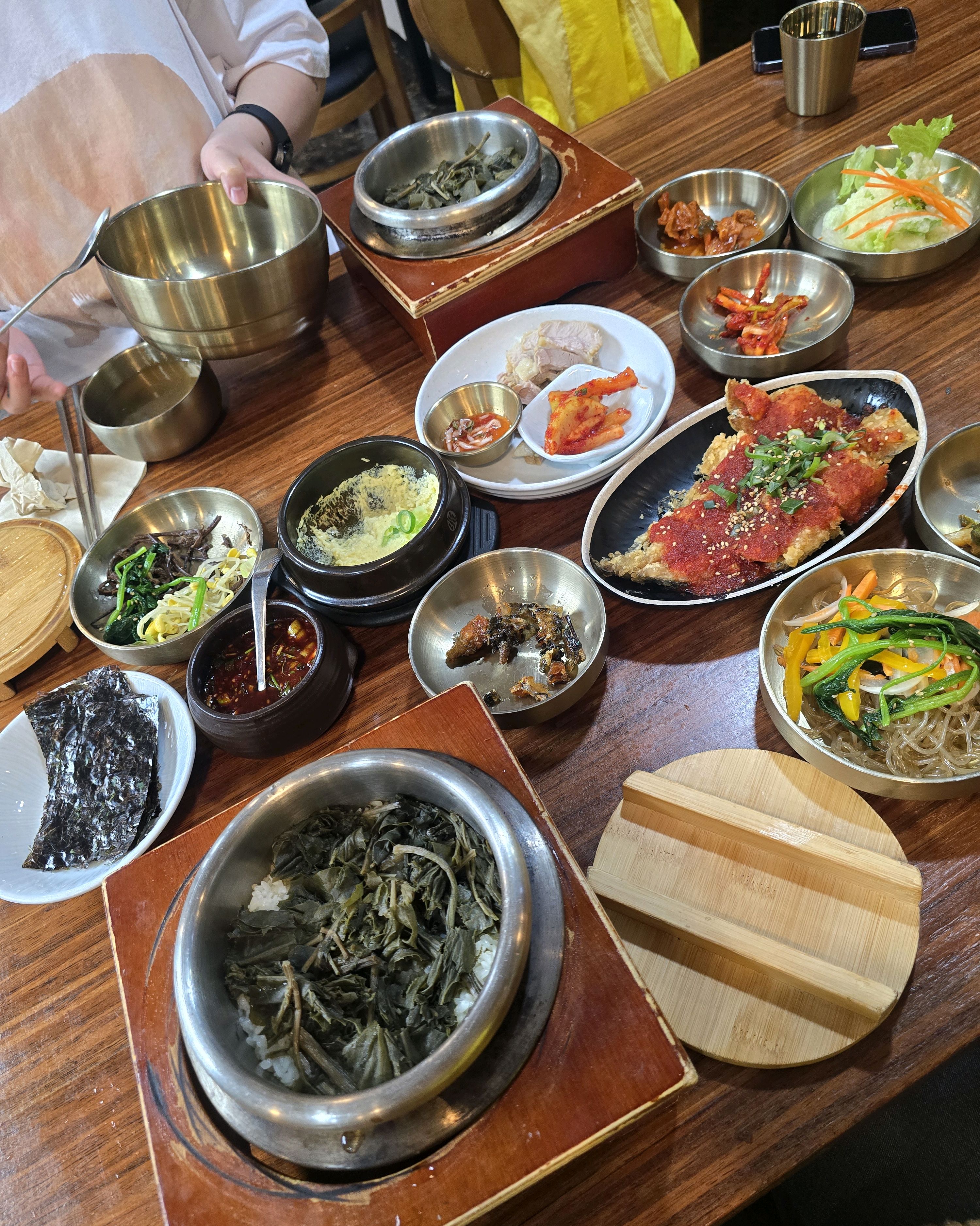 수술을 앞둔 친한 동생 몸보신 시키려고 여기저기 알아보다가 고른 식당이에요. - 망원동 맛집 하심정