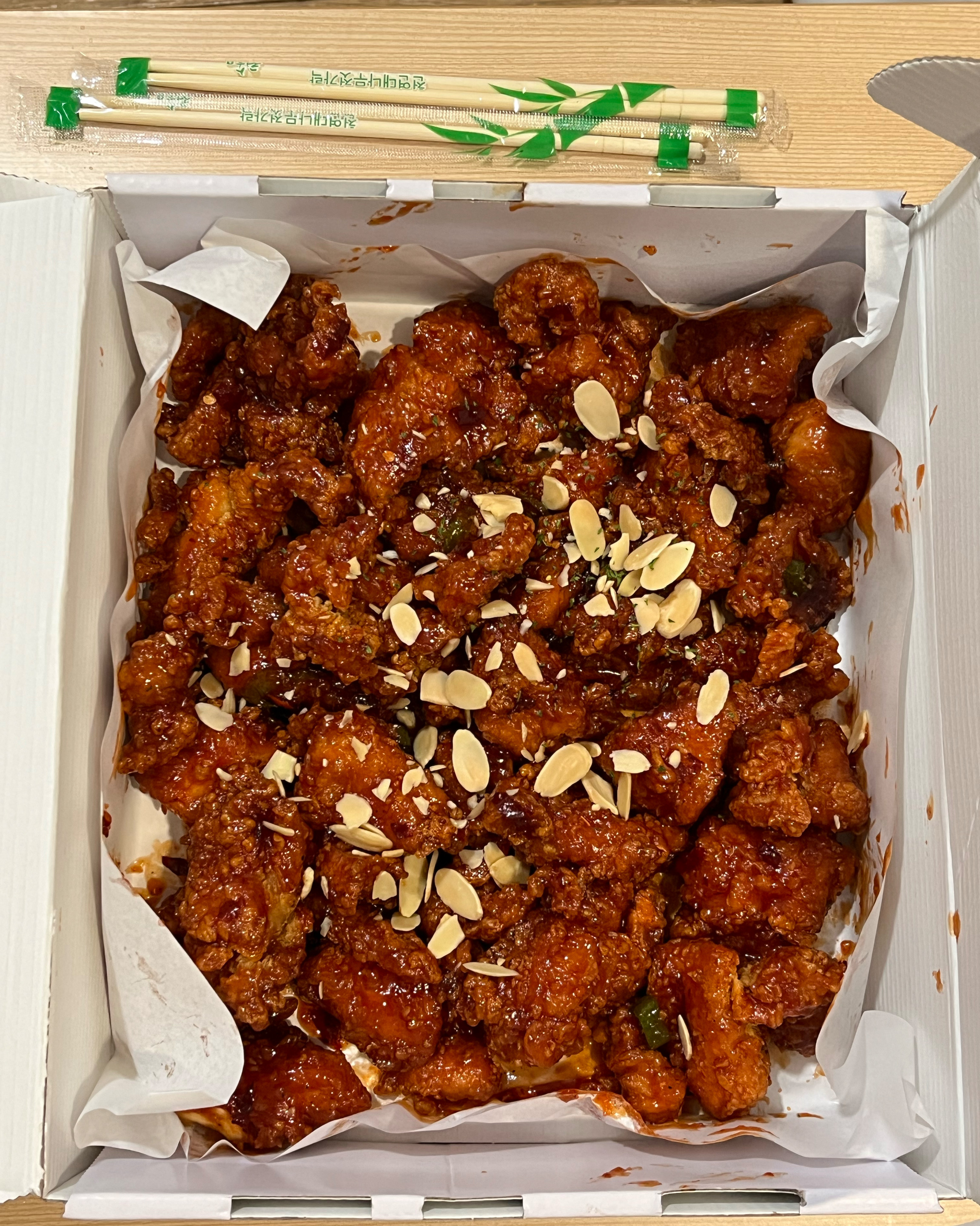 맛있어요! 맷싹한맛? 으로 먹었눈데 생각보다 매콤하구 고추 썬것도 들어있어서 담엔 보통맛으