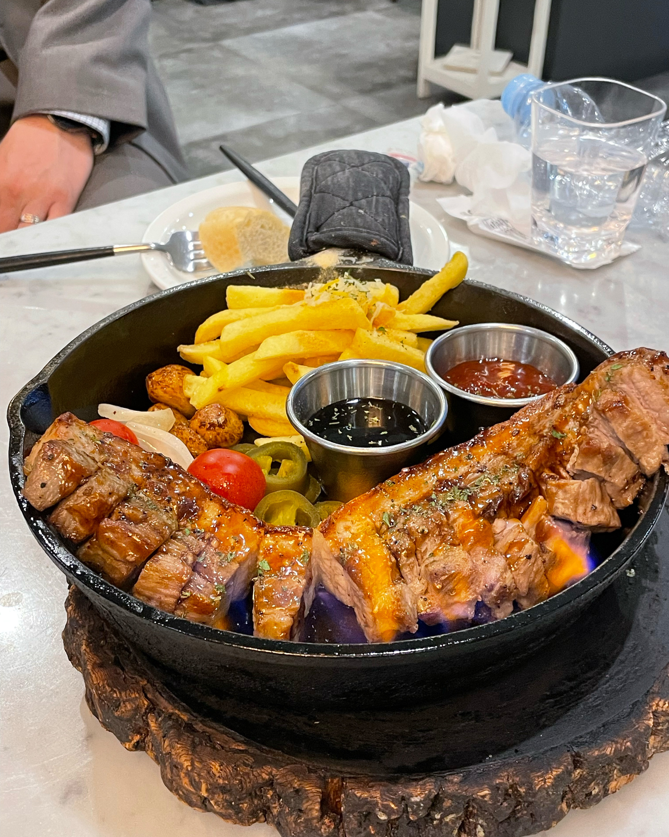 음식이 특색있고 푸짐하고 너무 맛있어요! - 용인 맛집 동백식탁