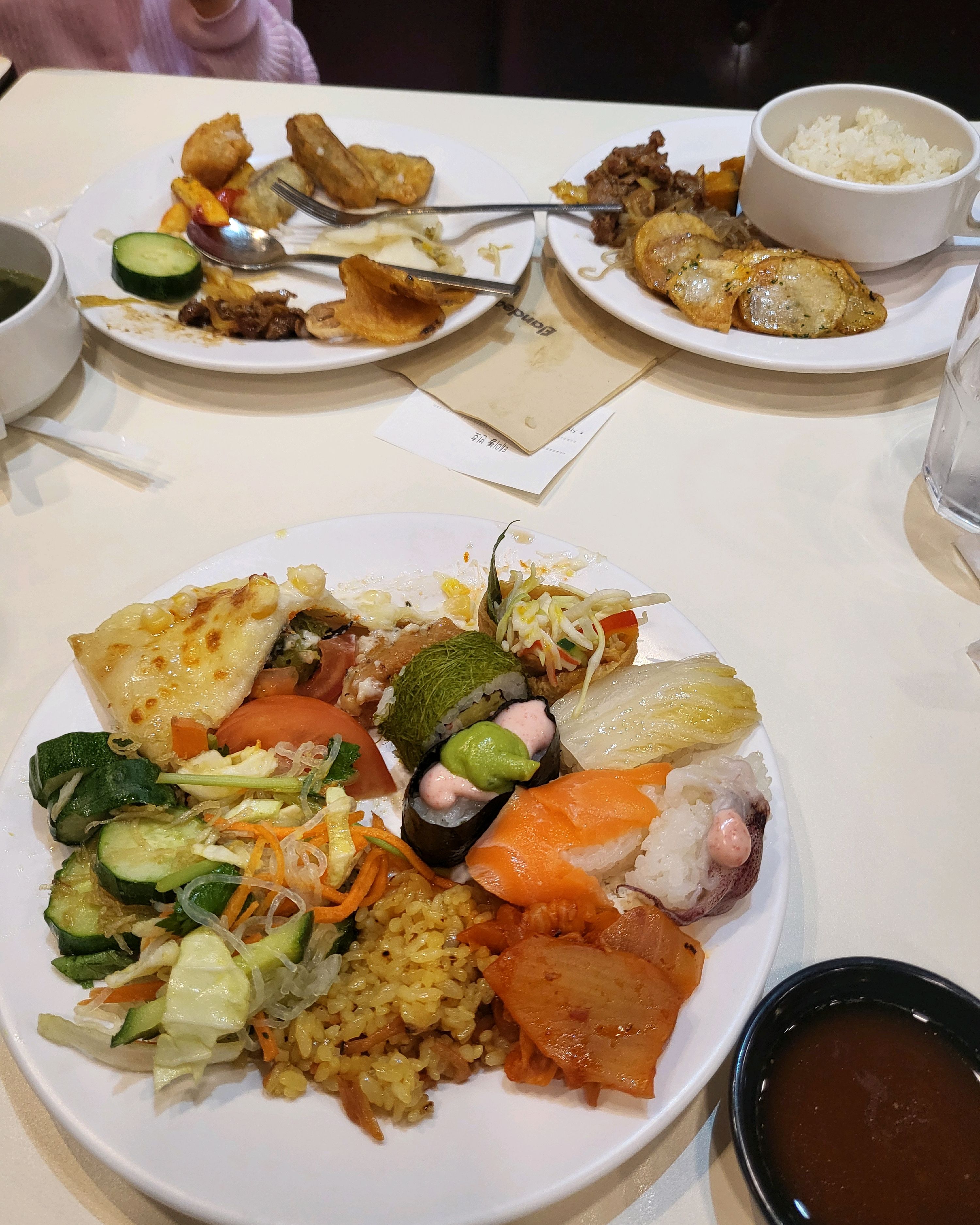 메뉴가 다양해서 좋아요. 부모님과 함께 와서 맛있게 잘먹었어요.😃 - 반월당 맛집 애슐리퀸즈 동아쇼핑 대구점