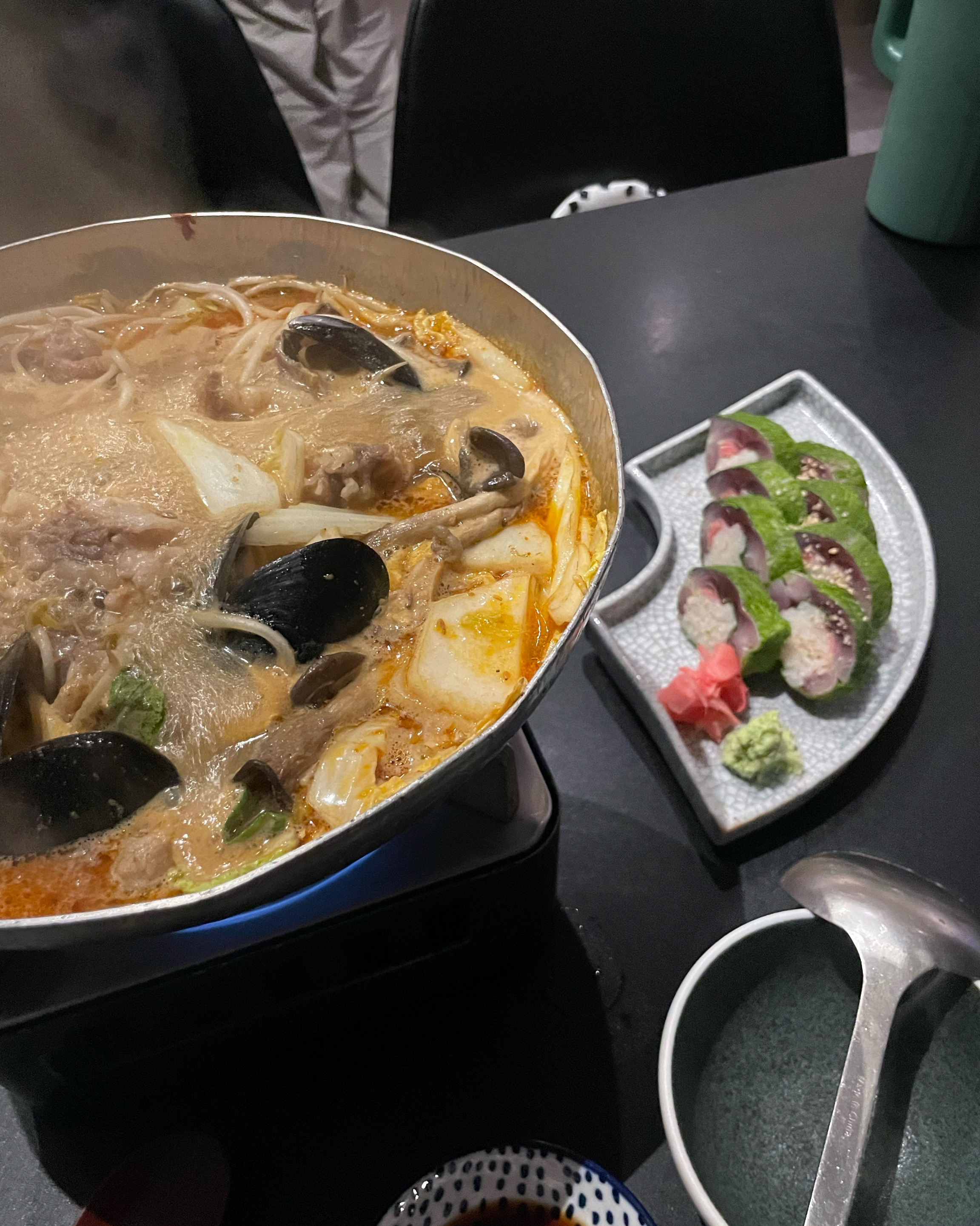 분위기 너무 좋고 다른 이자카야에서는 안파는 메뉴가 많아요 ! 음식도 엄청 맛나네요 😋 - 불당동 맛집 소문