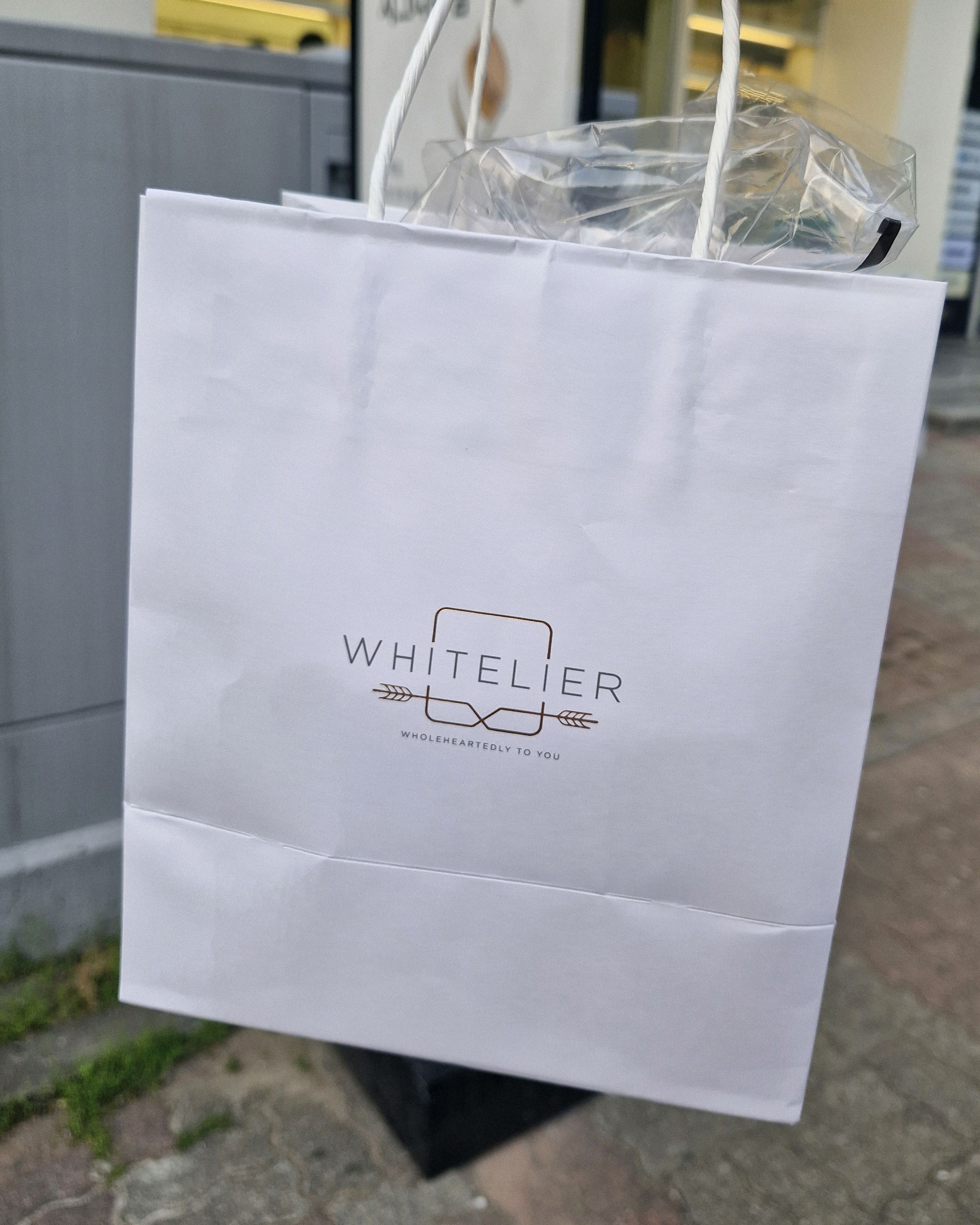 여기 유명하다고해서 먹어봤는데 ㅠㅠ - 강릉 교동 맛집 화이트리에 강릉점