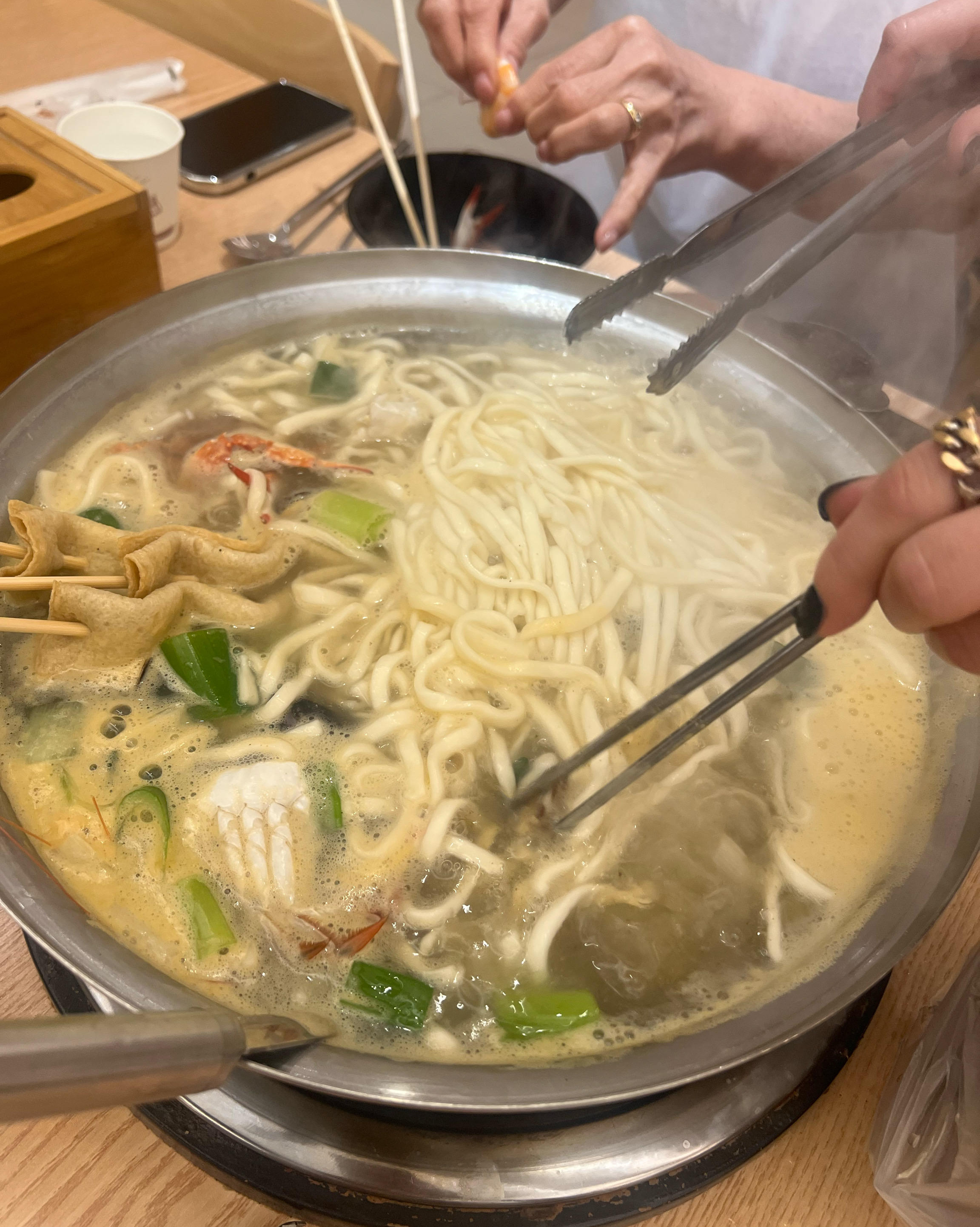 칼국수 먹을때마다 오는 곳이예요 양도 푸짐해서 여럿이 먹기 좋아용ㅎㅎ - 불당동 맛집 궁전해물칼국수 천안불당점