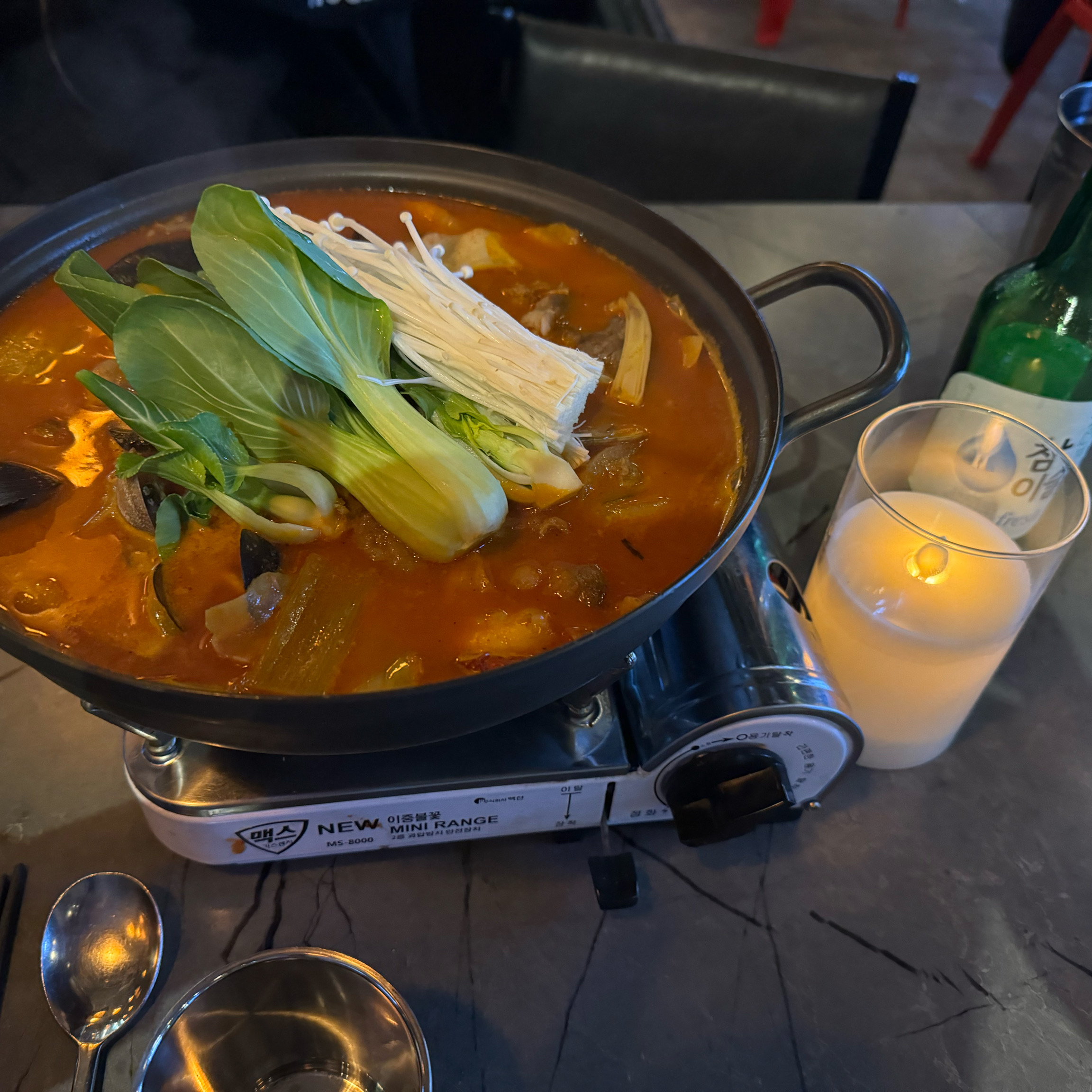 이사온지 일주일 됐는데 집 근처에 괜찮은 음식집을 찾다가 오게 됐습니다! - 권선동 맛집 지미