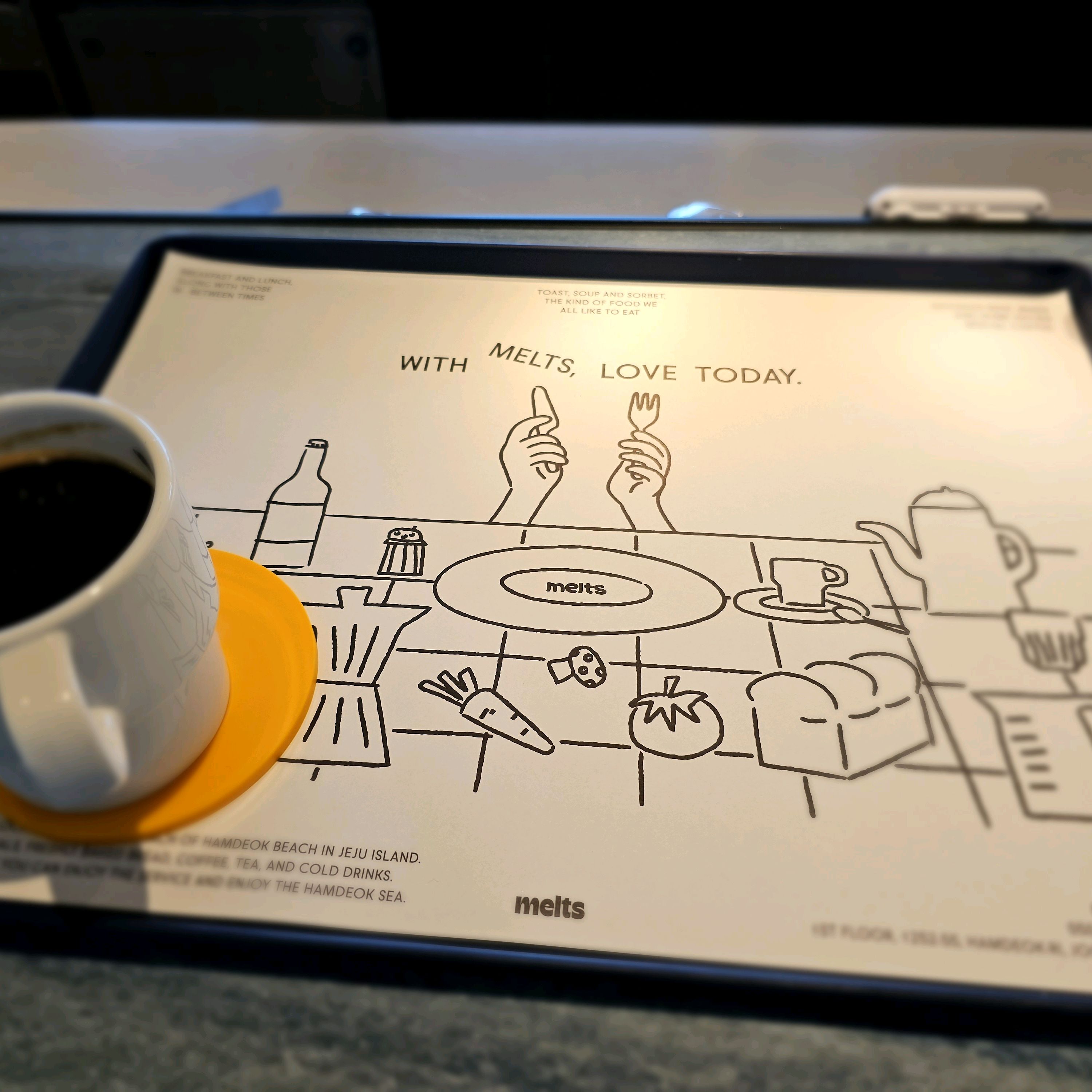 손님과 함께 카페에서 회의했는데 여기 시그니처를 시켰습니다.역시 프렌치토스트로 유명한 집이