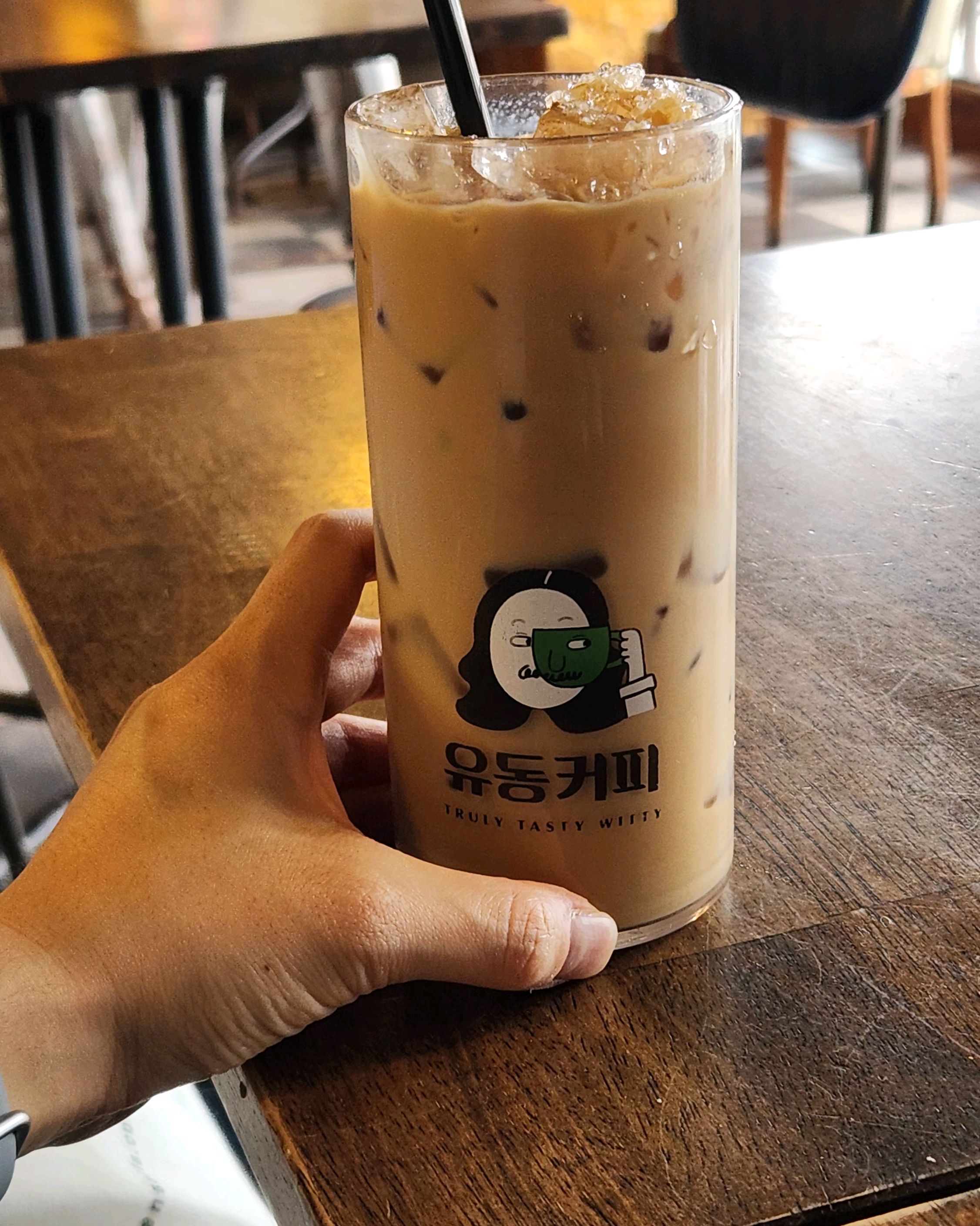 라떼 찐하고 맛있어요👍 - 제주 맛집 유동커피