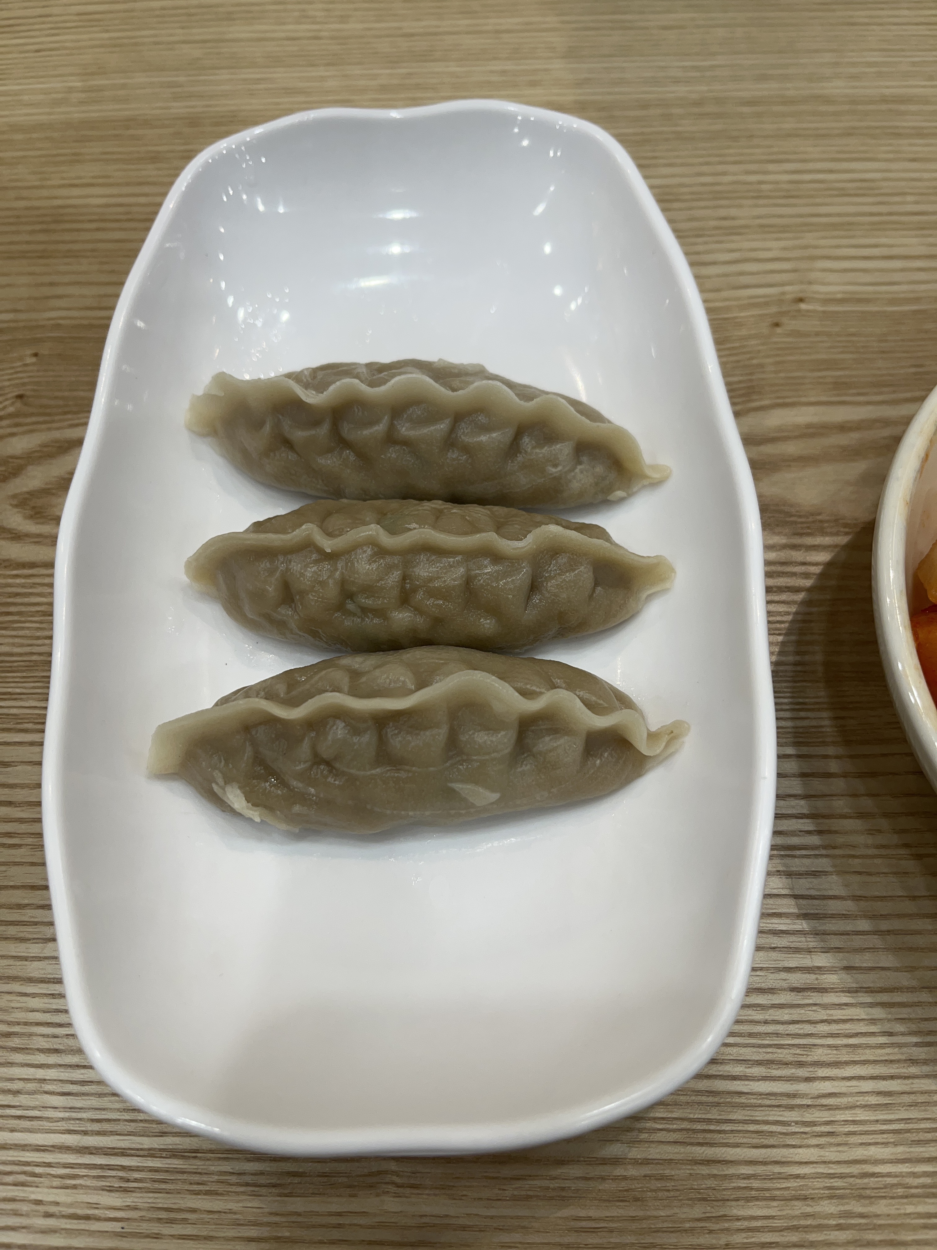 매장 테이블 넓고 좋아요. - 아바이마을 맛집 한촌설렁탕 속초조양점