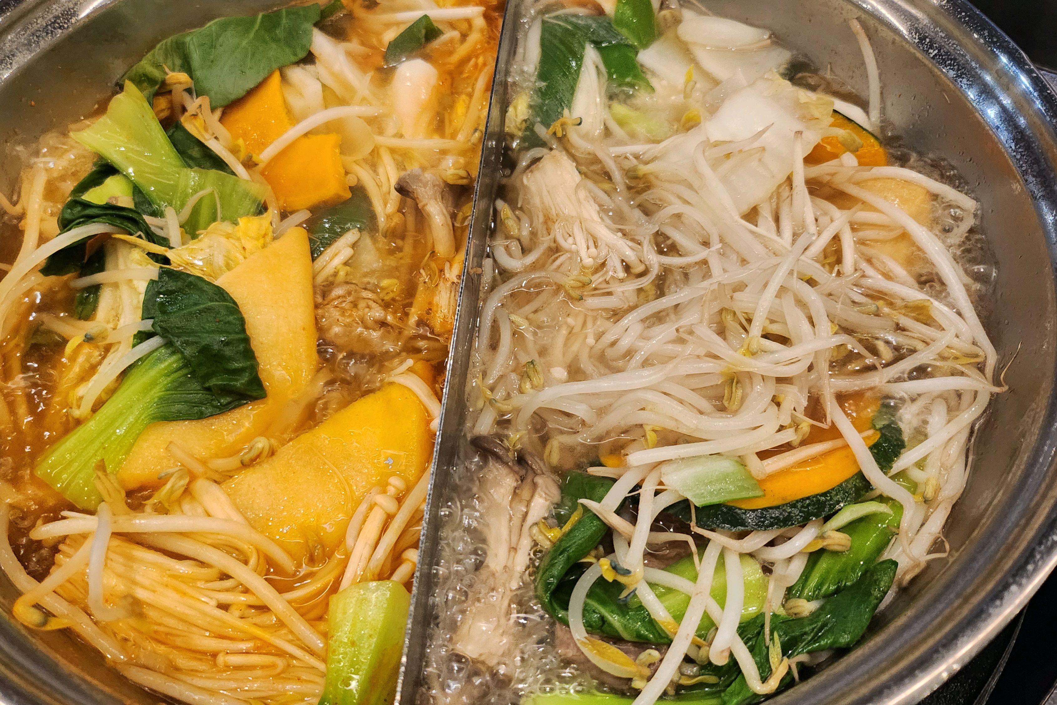 신선한 고기 채소 마음껏 먹을수 있고 육수도 맛있고 암튼 여긴 맛집 인정이에요 사장님도 직