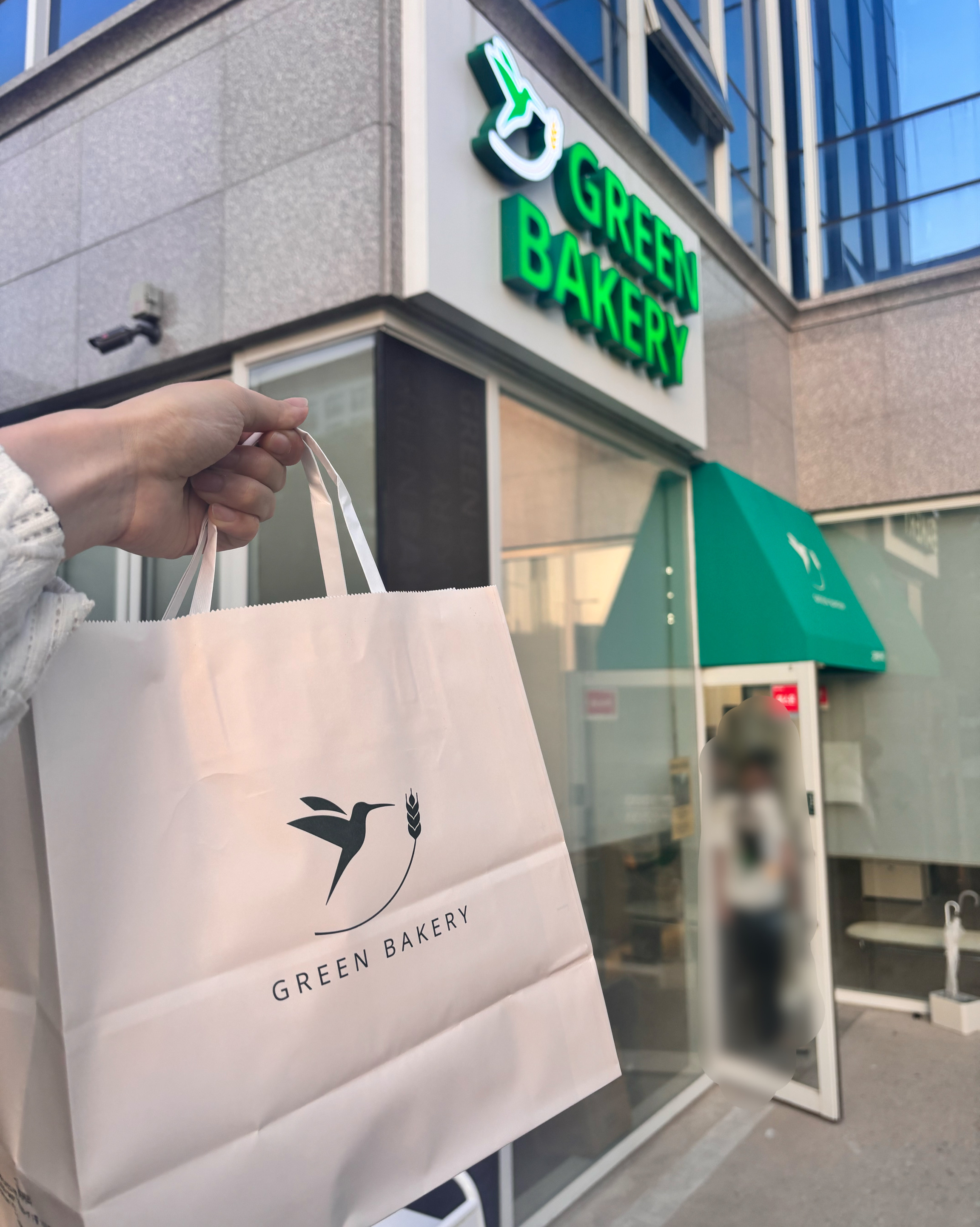 네이버 지도에 주소를 잘못 보고 찾아가서 전화로 문의드리고 다시 찾아갔습니다🥲 하이마트 뒤