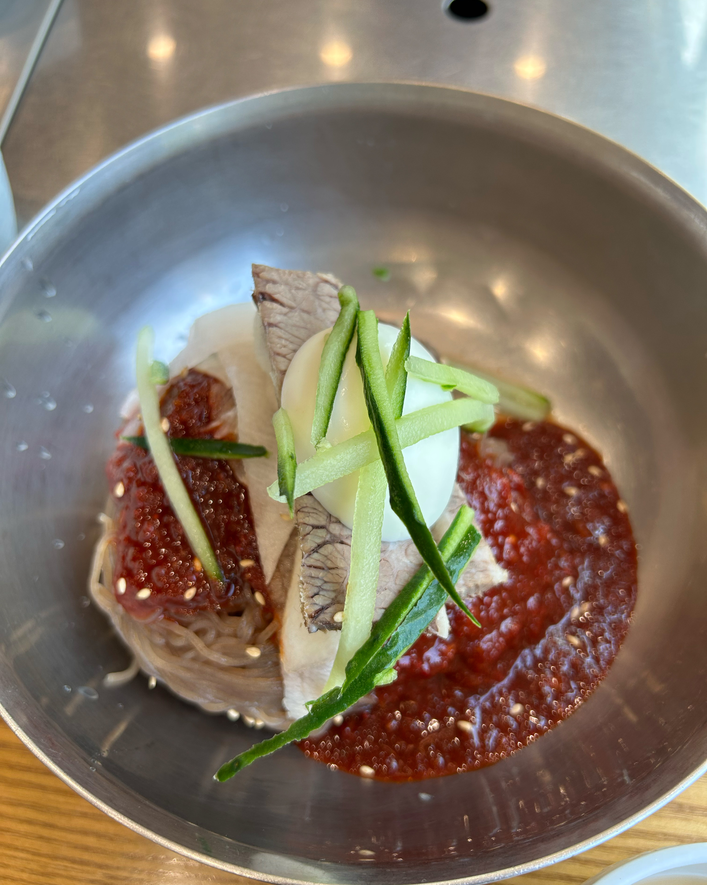 정말 맛이 없습니다 50인생 최악의 냉면 면은 죽을 쓴거 같고 서비스는 최악 그런식으로 장