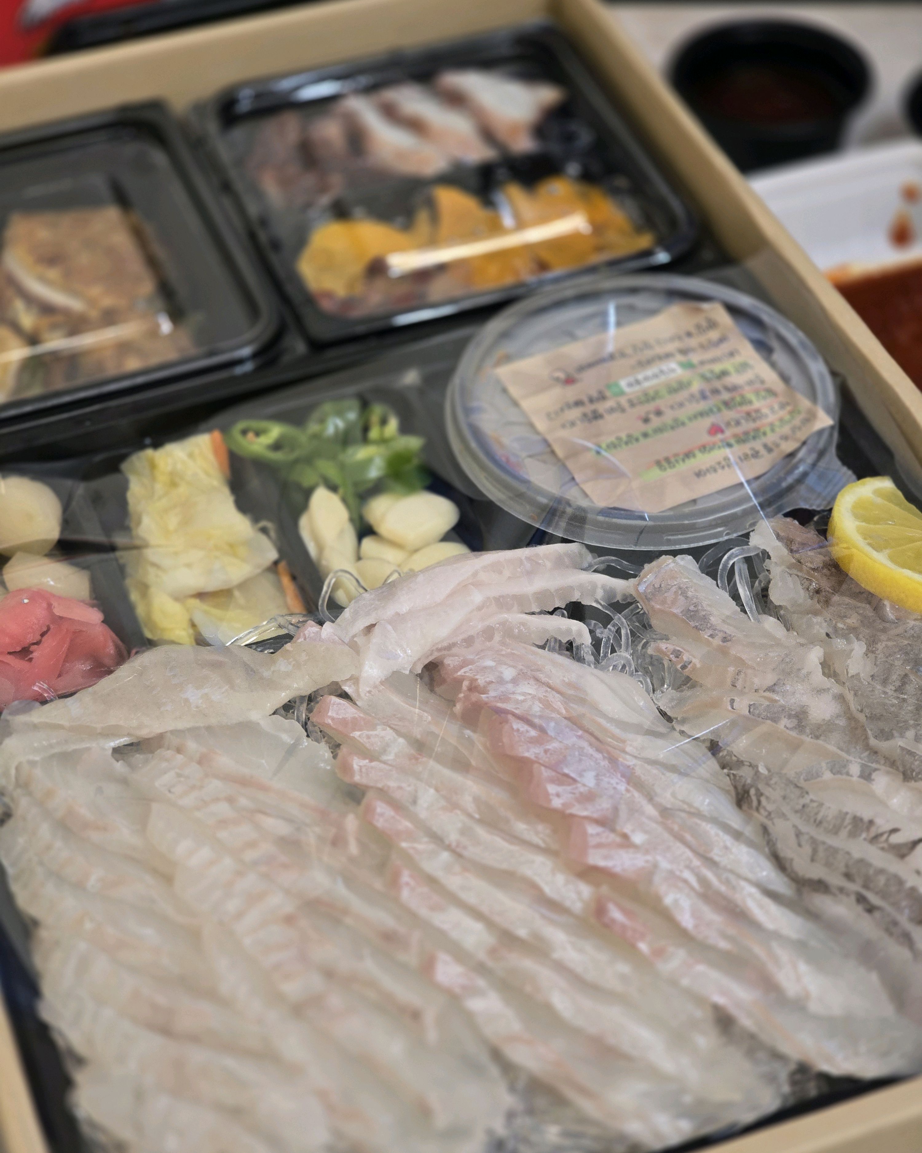 혼자 여행와서 물회세트 먹어보고 - 경포대 맛집 강릉맛집 강릉횟집 천둥회와물회 경포대점