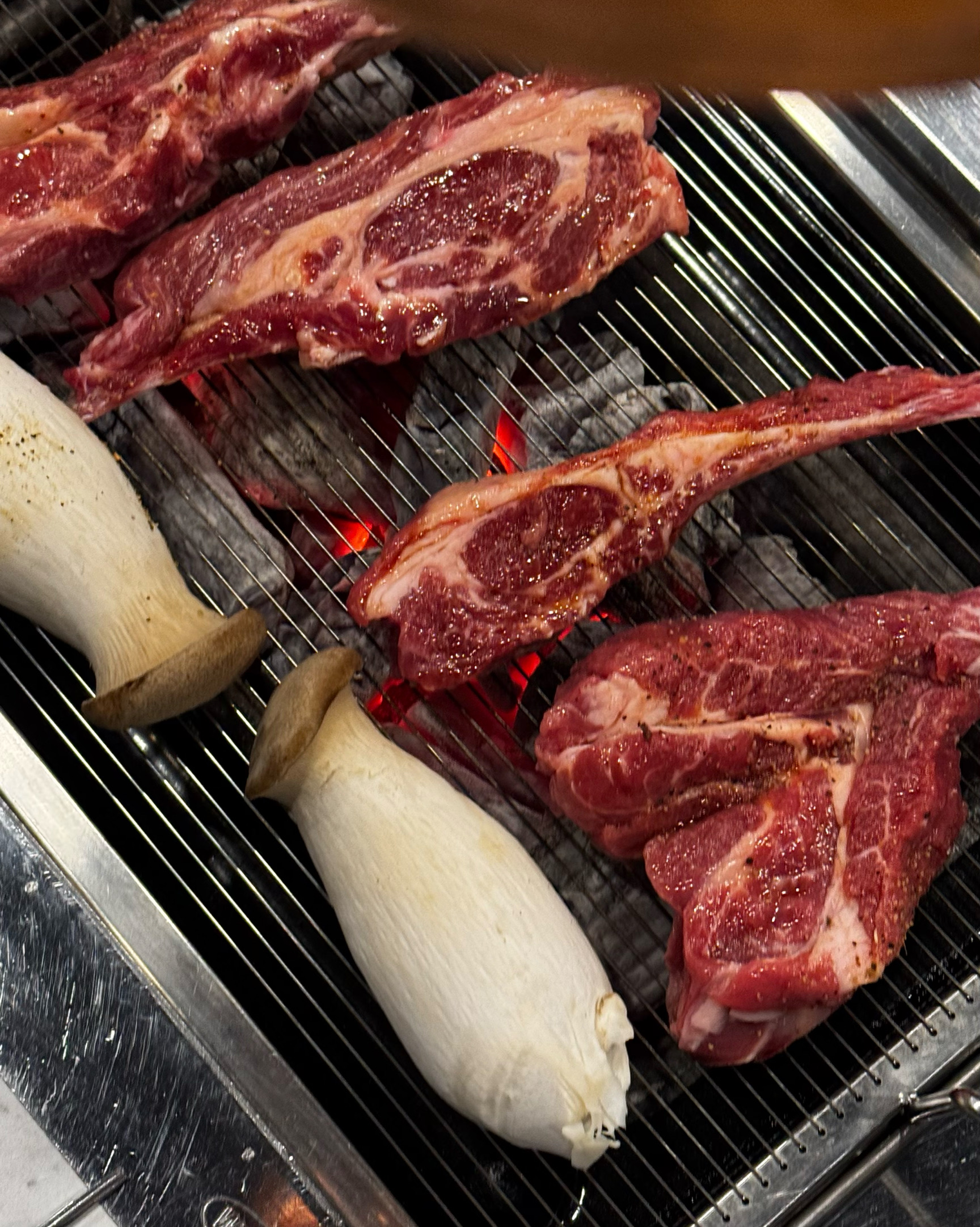 예전에 양꼬치랑 통양갈비 먹고 맛있어서 오랜만에 회식 할 시간이 되어서 직장 동료분들과 먹