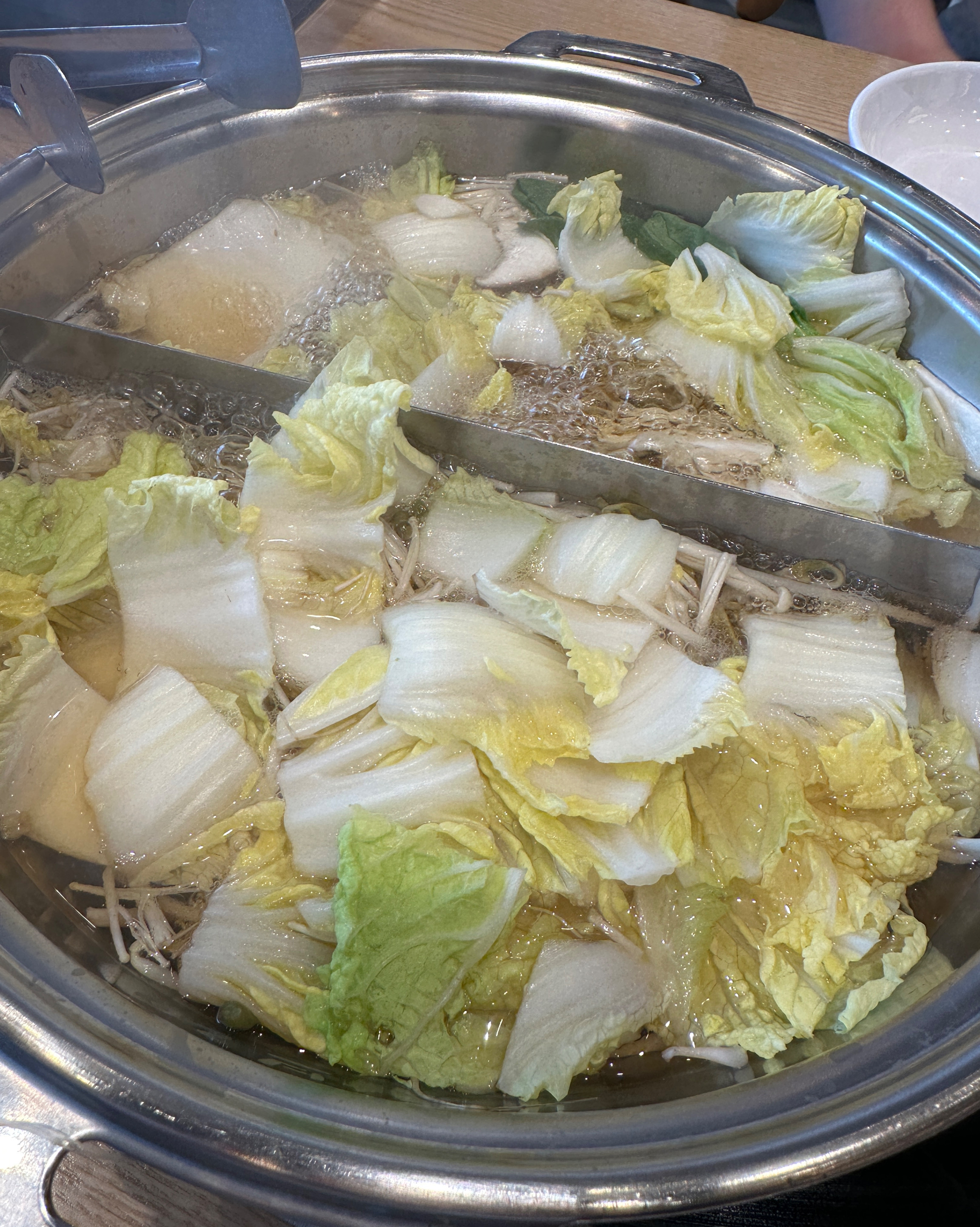 매장이 넓어서 피크시간인데도 바로입장할수있어서 좋았어요 - 부산 사상 맛집 샤브20 부산사상점