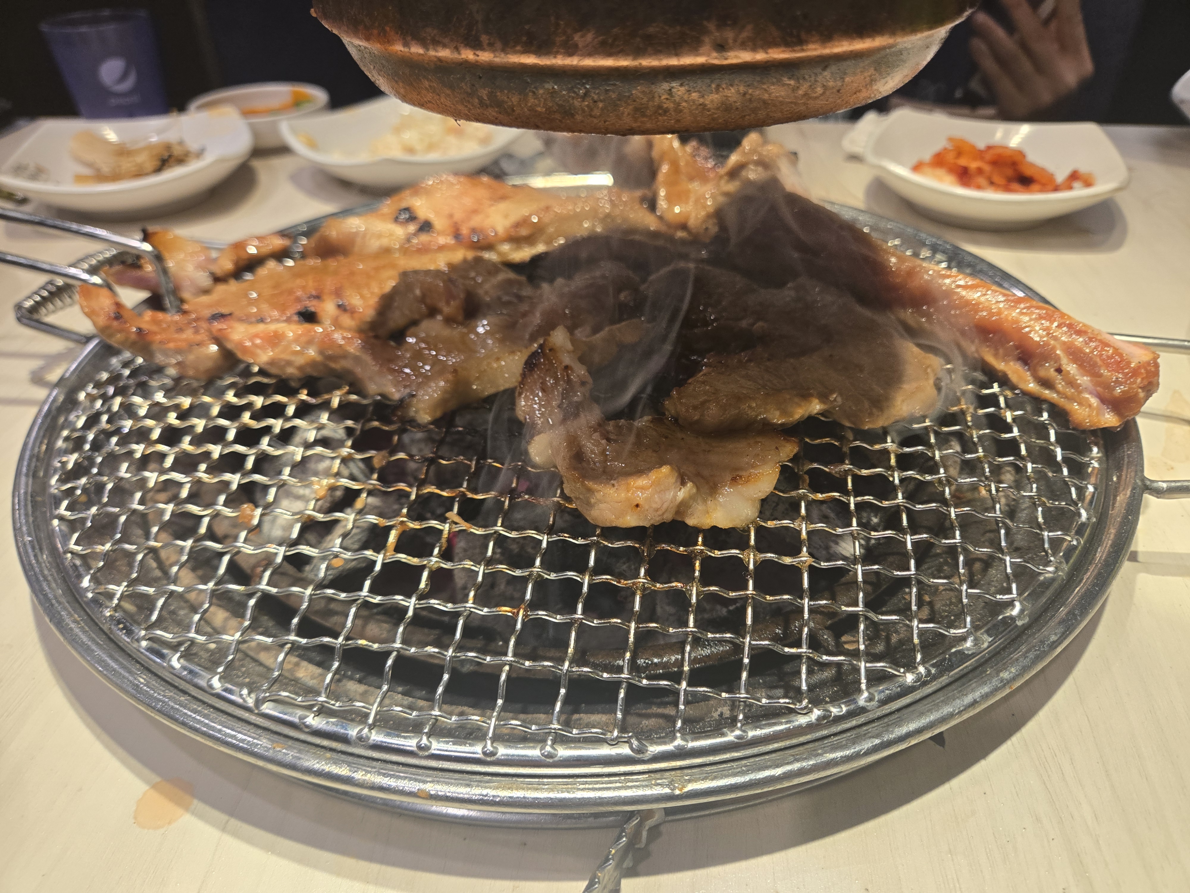 명륜진사갈비 동묘점은 고기질이 좋고 테이블 회전이 빨라서 신선함을 유지해주는듯합니다! - 동묘 맛집 명륜진사갈비 서울동묘점