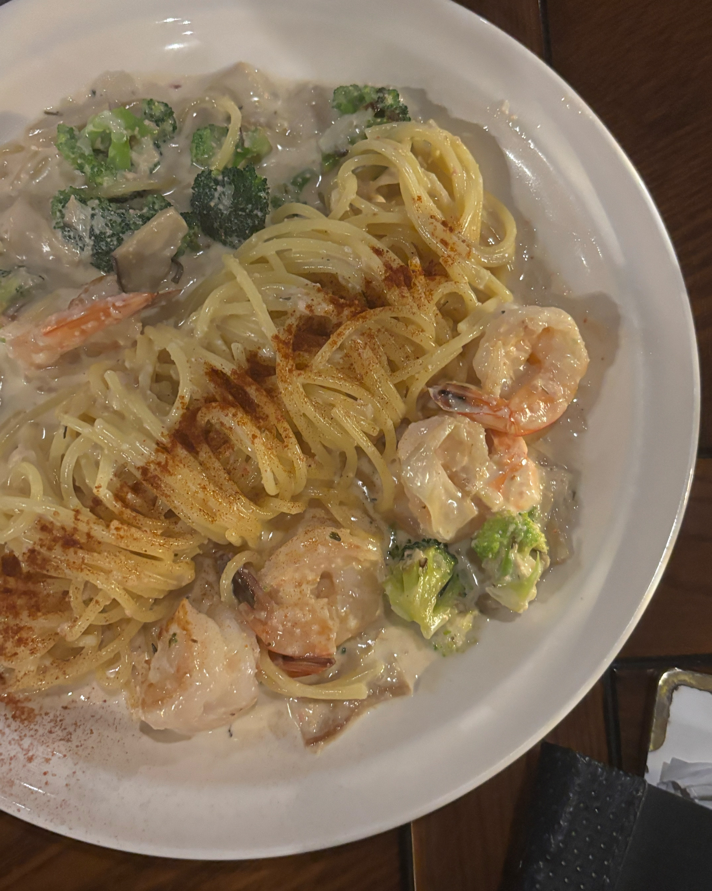 아이랑 남편이랑 방문했는데 분위기도 좋고 음악도 좋고 음식은 당연히 맛있어요!! 이 근처로