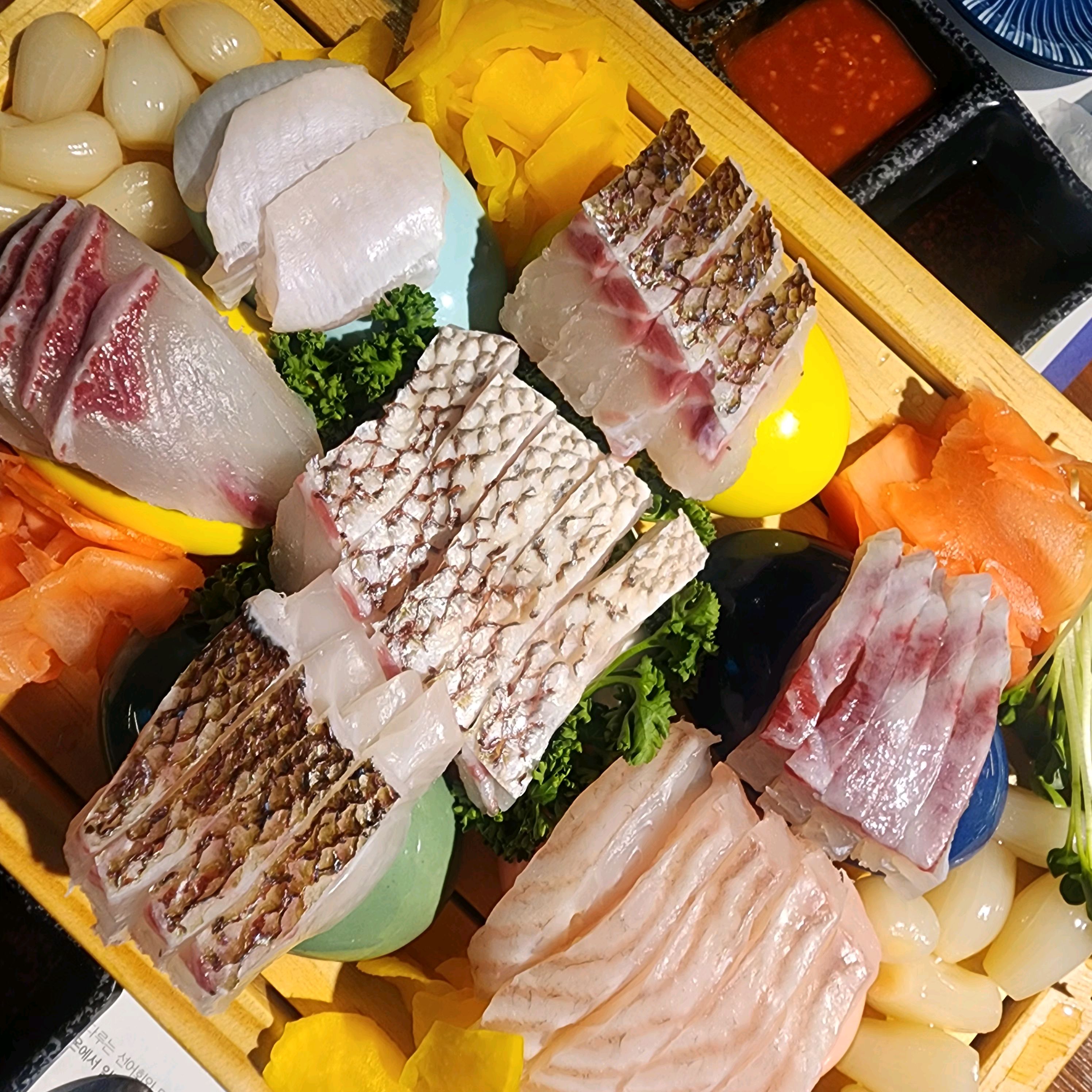 회 먹고 싶으면 바로 방문하는 물고기자리🤍🤍 좋은 퀄리티의 생선 회가 무한리필이라니👍👍👍 - 종합운동장역 맛집 물고기자리 잠실점