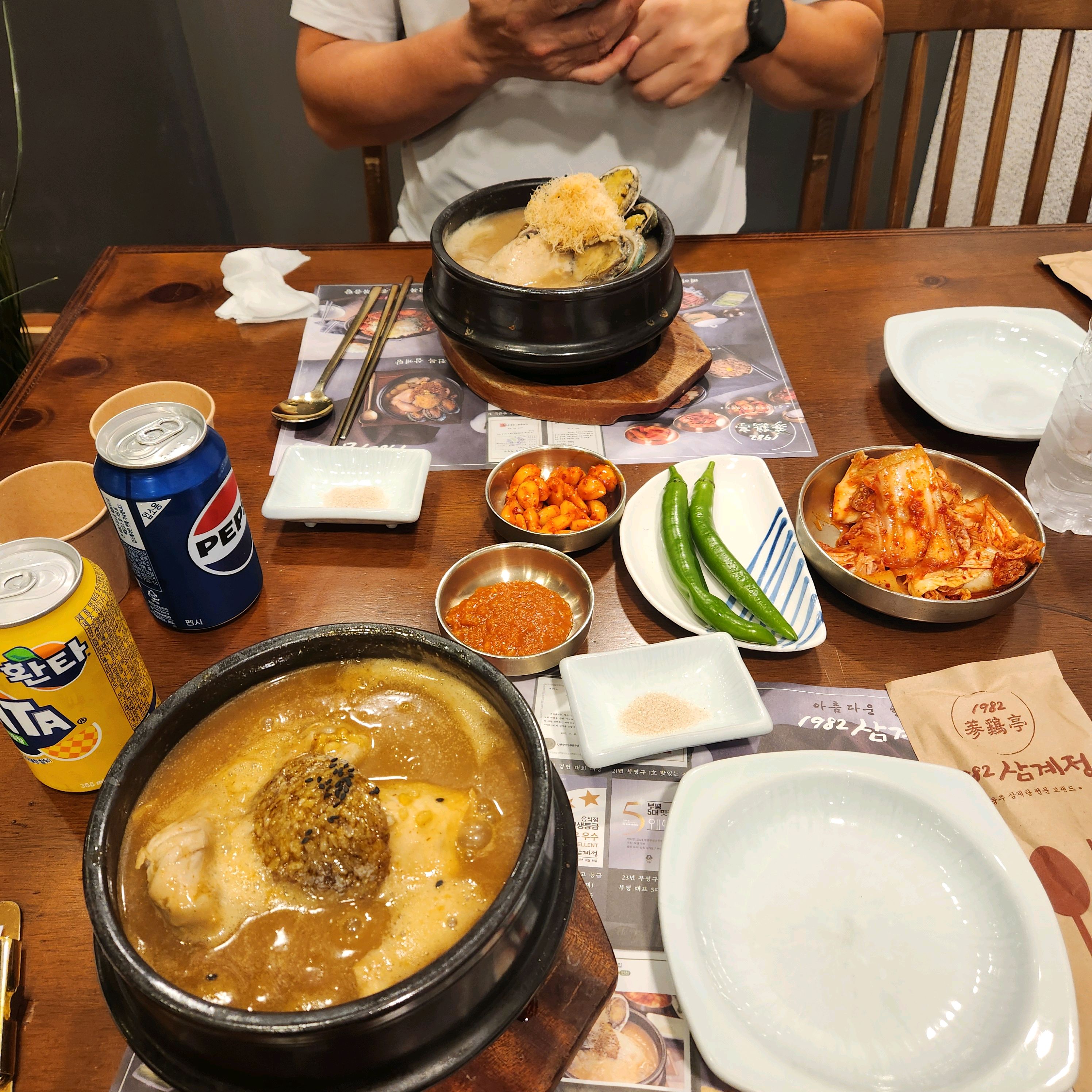 남편과 나들이 와서 먹었어요 매장도 넓고 정말 빨리나와요 맛도 좋아요~~~ - 인천 맛집 1982삼계정 부평 본점