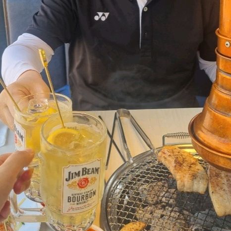 고기 질이 좋고 냄새가 나지 않고 맛있어요. 사이드 메뉴도 다양해서 가족이 와서 함께 먹기