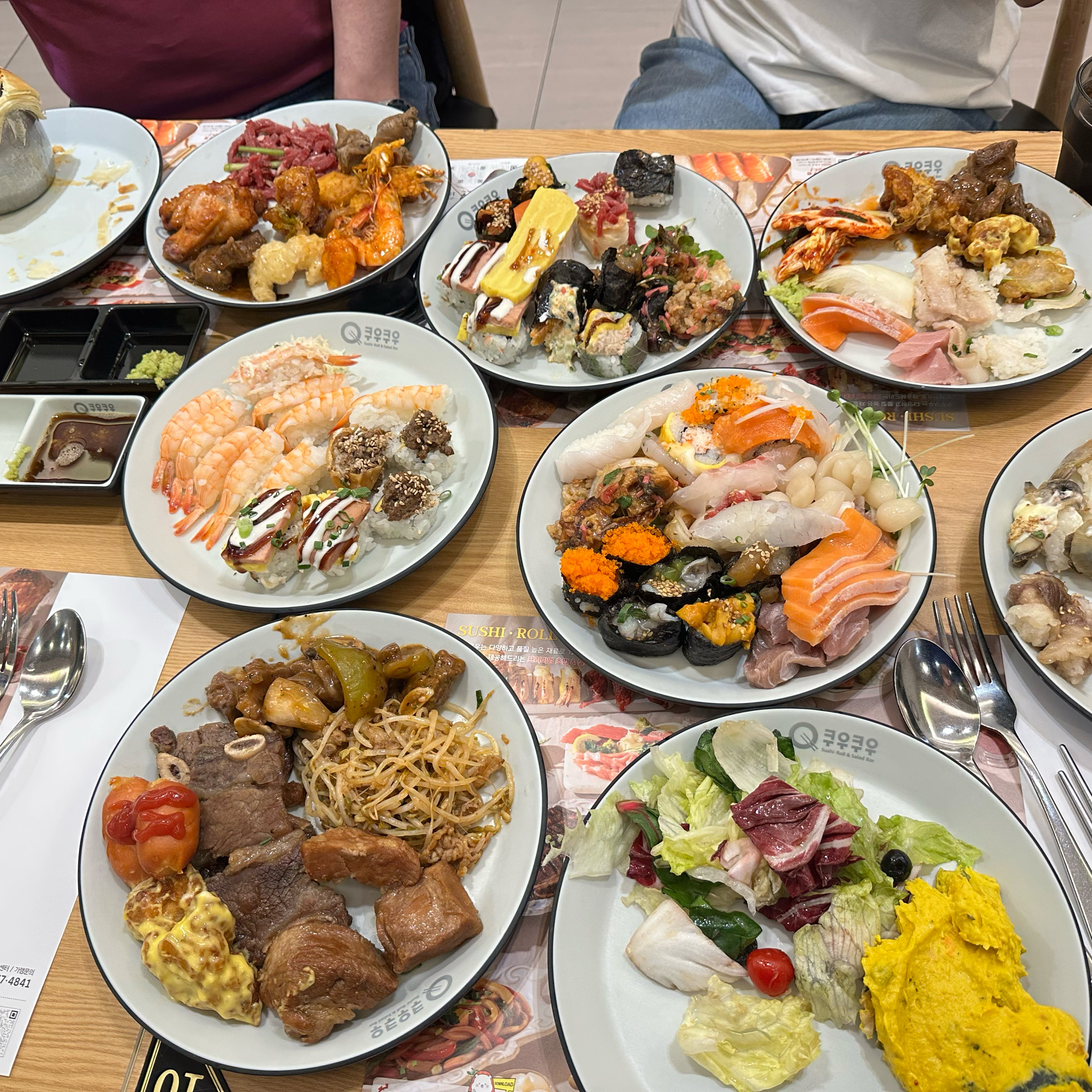 여전히 맛있었으나 참치회는 뗏깔부터 이상하긴햇는데 맛도 조금 간듯했어요😬다른음식들은 아주아