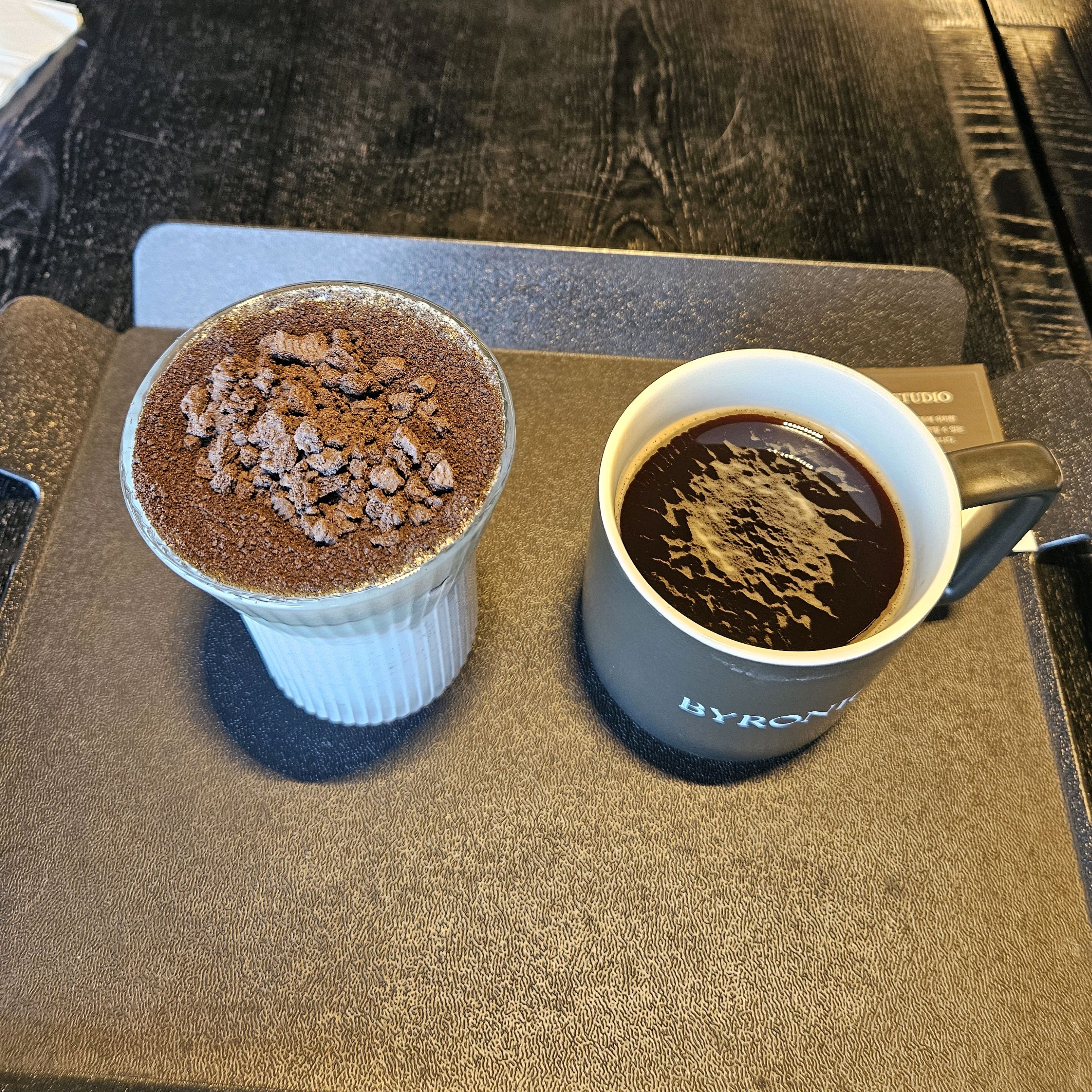 가격은 쎈데 커피 맛은 쏘쏘... - 제주 맛집 바이러닉 에스프레소 바 제주점