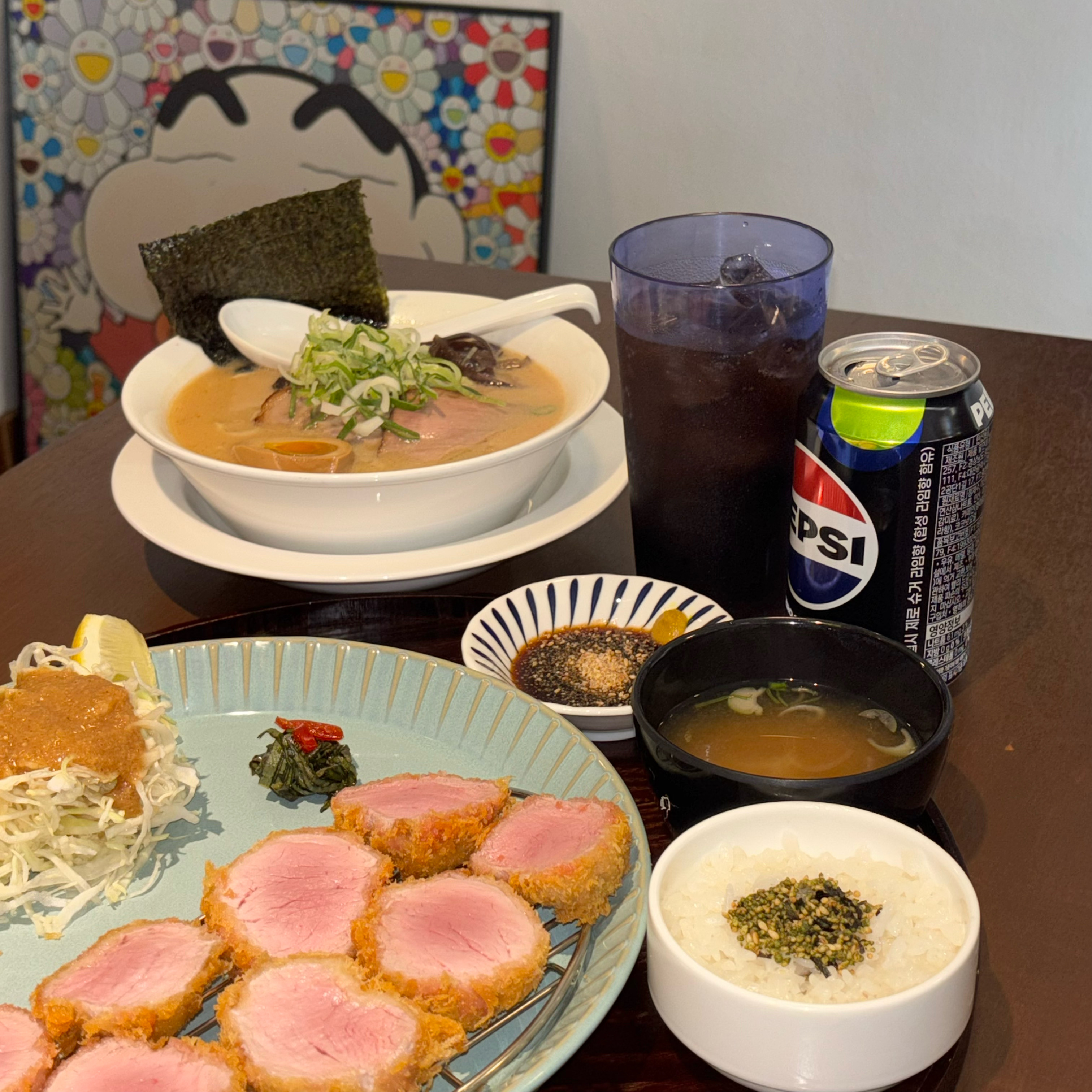 넘 맛있게 잘 먹었습니다 ㅎㅎ! 히레카츠 고기도 부드럽고 라멘 육수도 진하고 맛있었어요💗