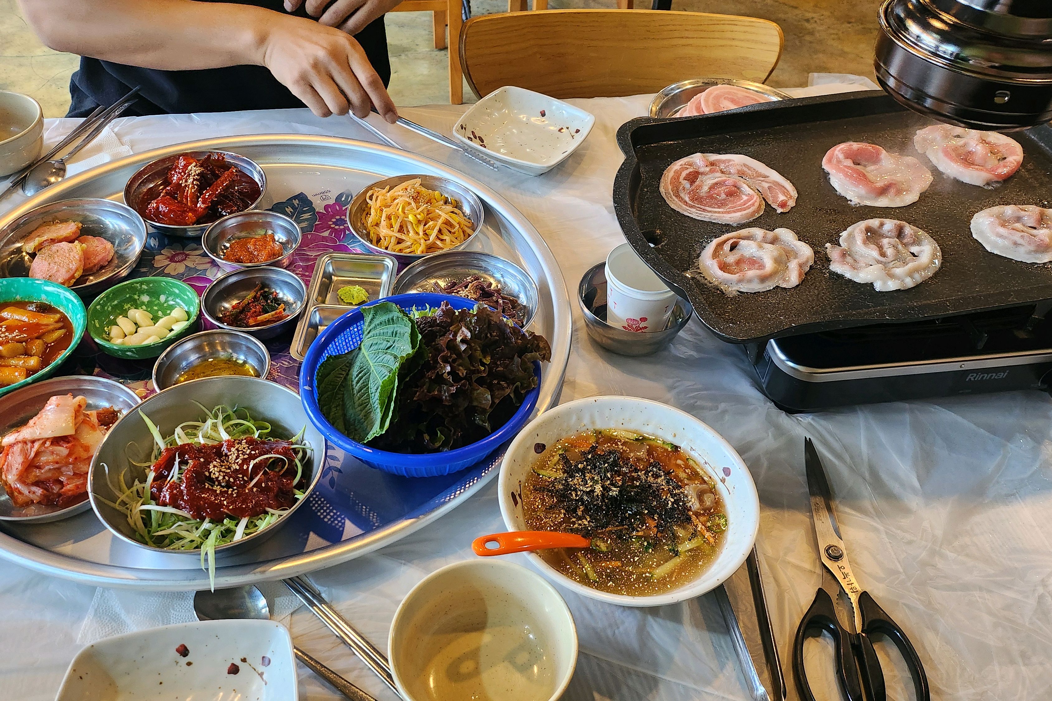 반찬이 기대 이상으로 잘 나오고 - 불당동 맛집 불당냉삼