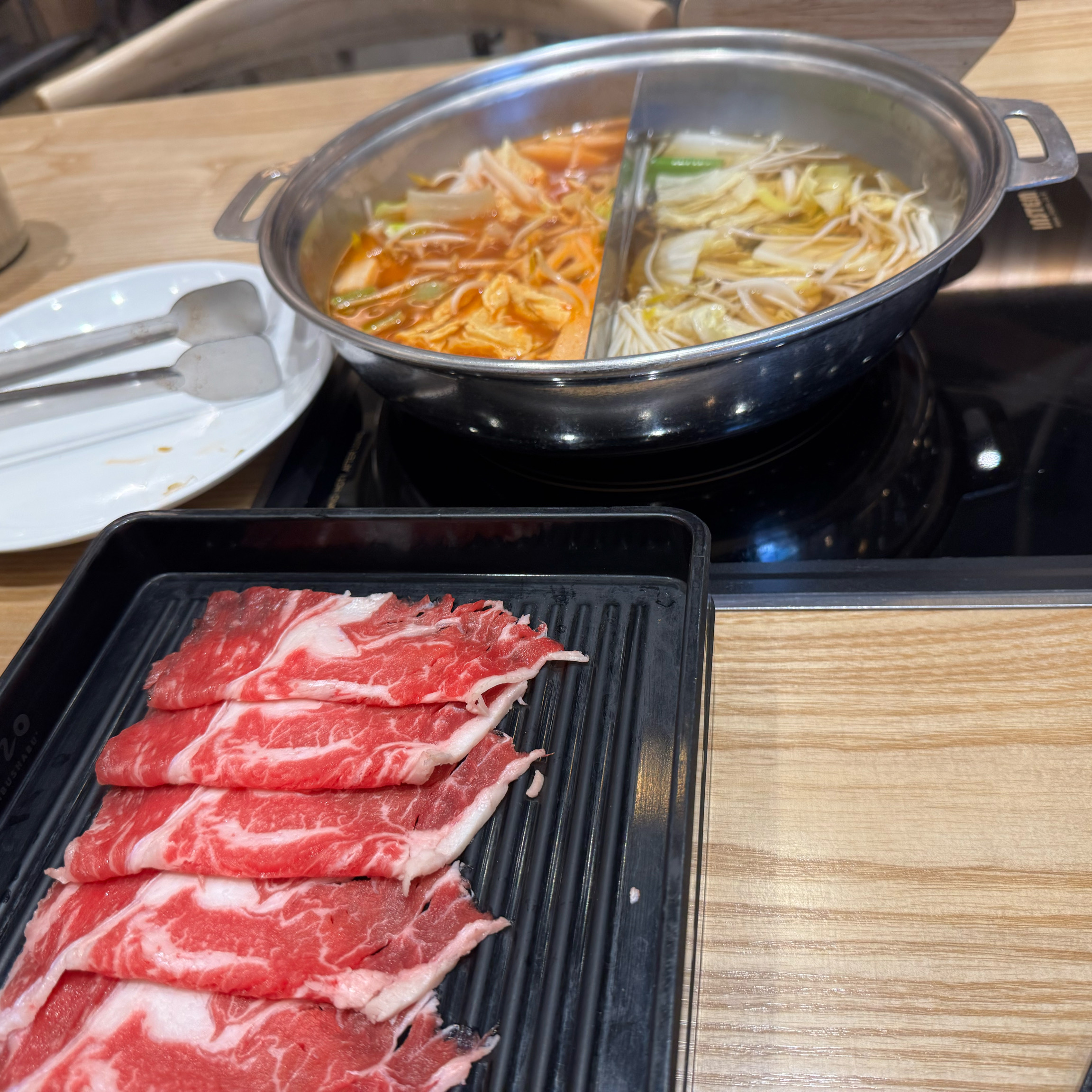 셀프 바 잘 되어 있었고 고기 항상 준비 되어 있고 - 수원 오목천동 맛집 샤브20 수원 권선구점