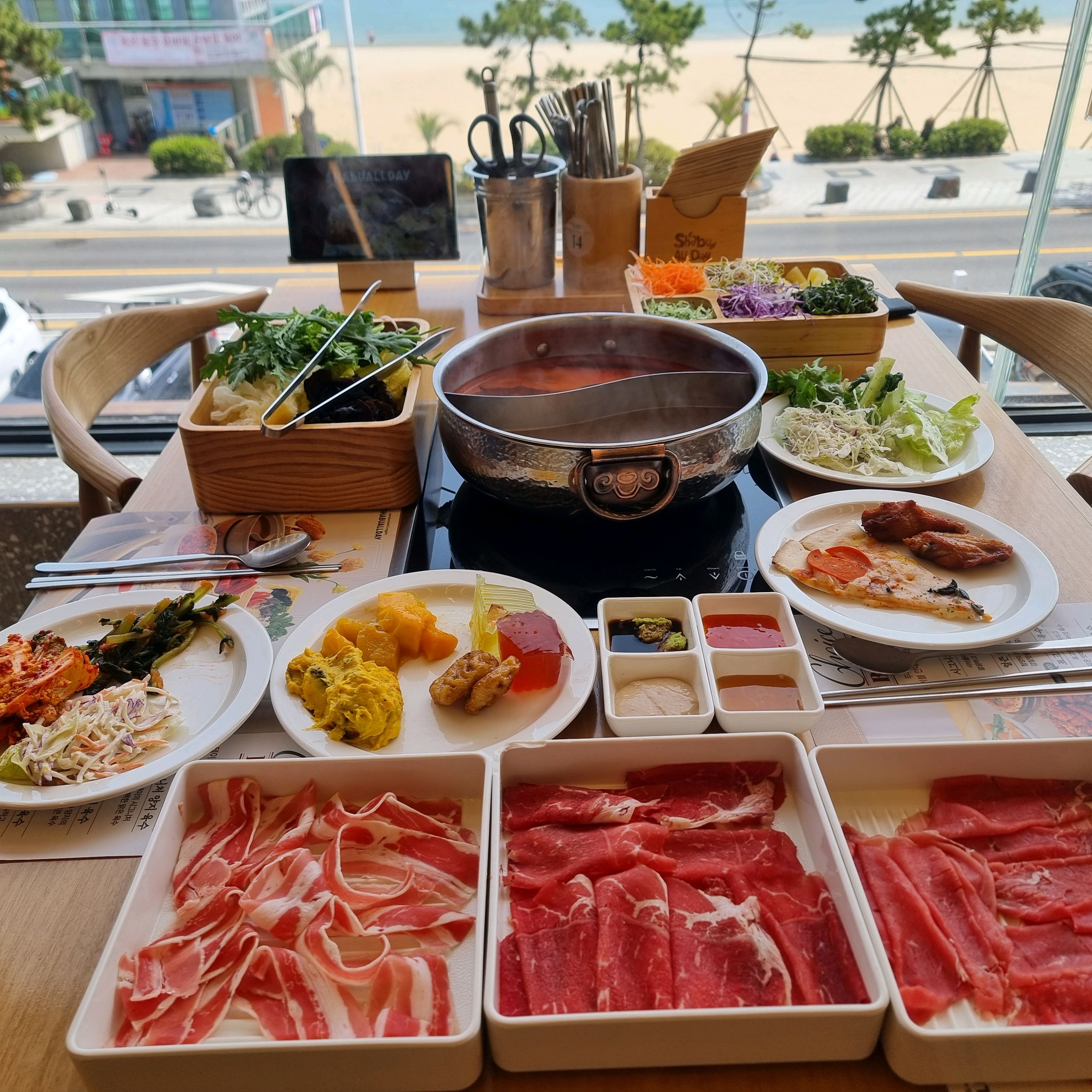 일산해수욕장 바다보면서 호텔식 샤브샤브 뷔페 - 울산 동구 맛집 샤브올데이 울산동구점
