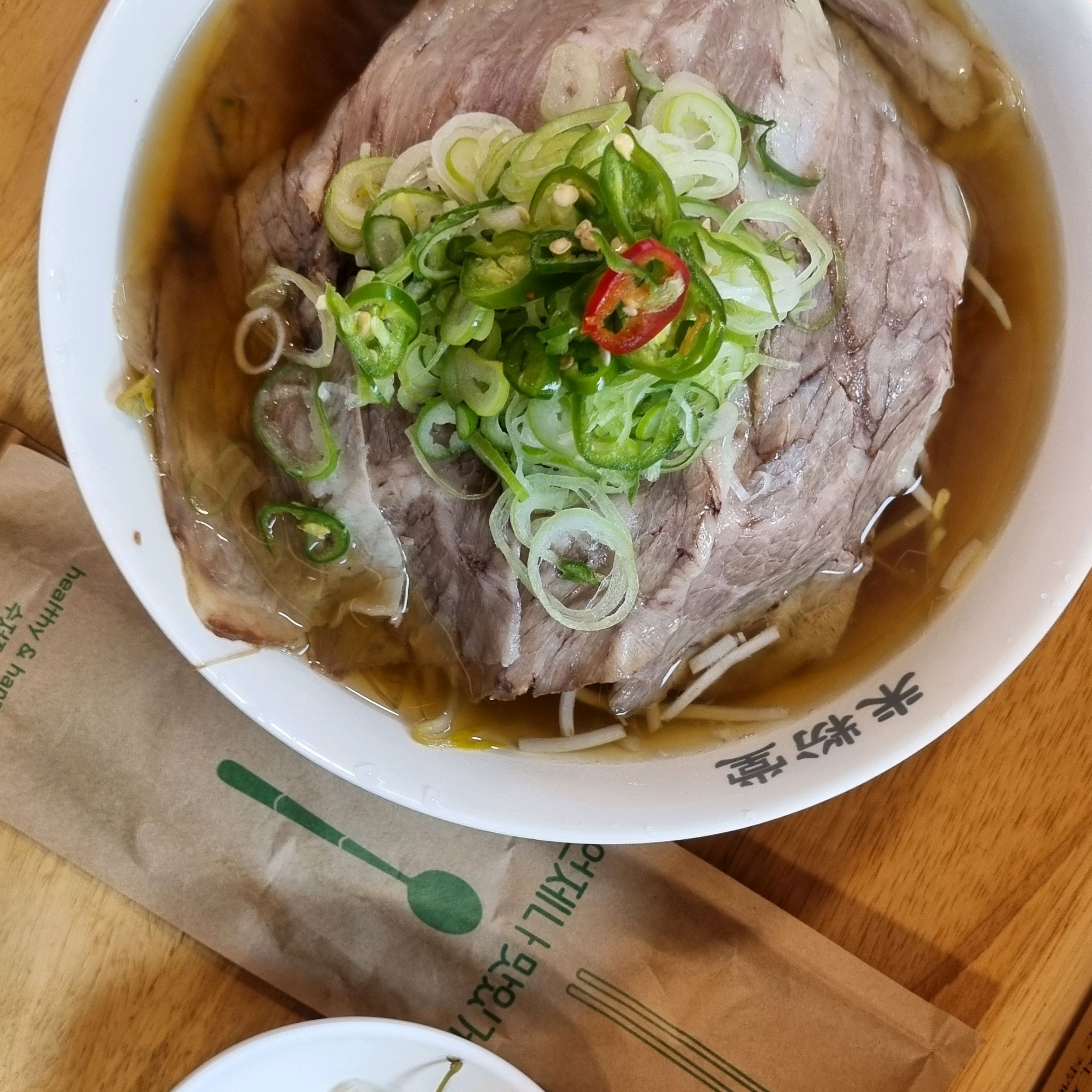 양도 엄청많고 혼자 편하게 밥먹고 싶을때 딱인 곳이에요!! 먹는 방법도 다양하게 적혀있어서