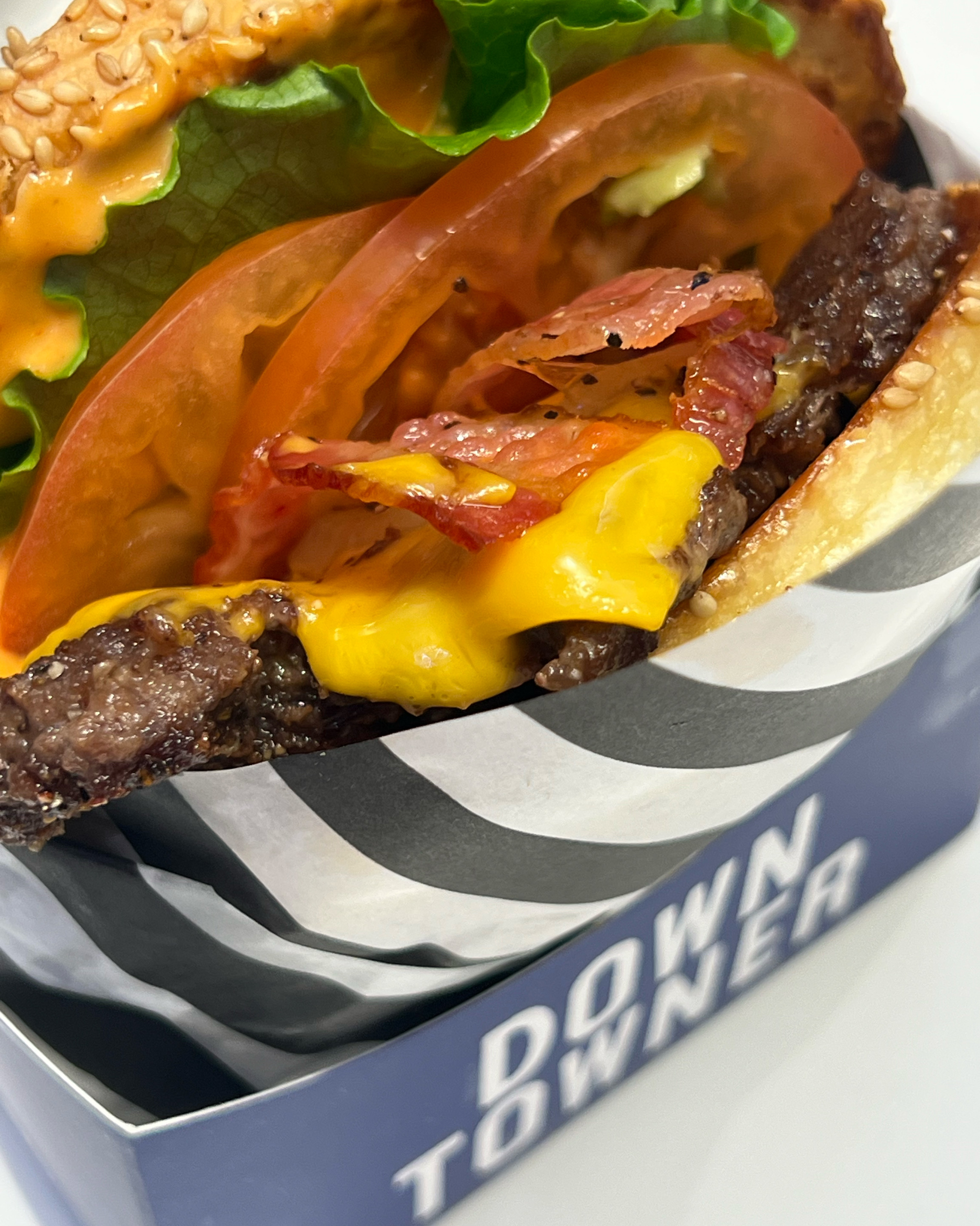 여행와서 간단하게 먹거리 찾다가 다운타우너 버거 먹었어요 - 대전 맛집 다운타우너 갤러리아 타임월드