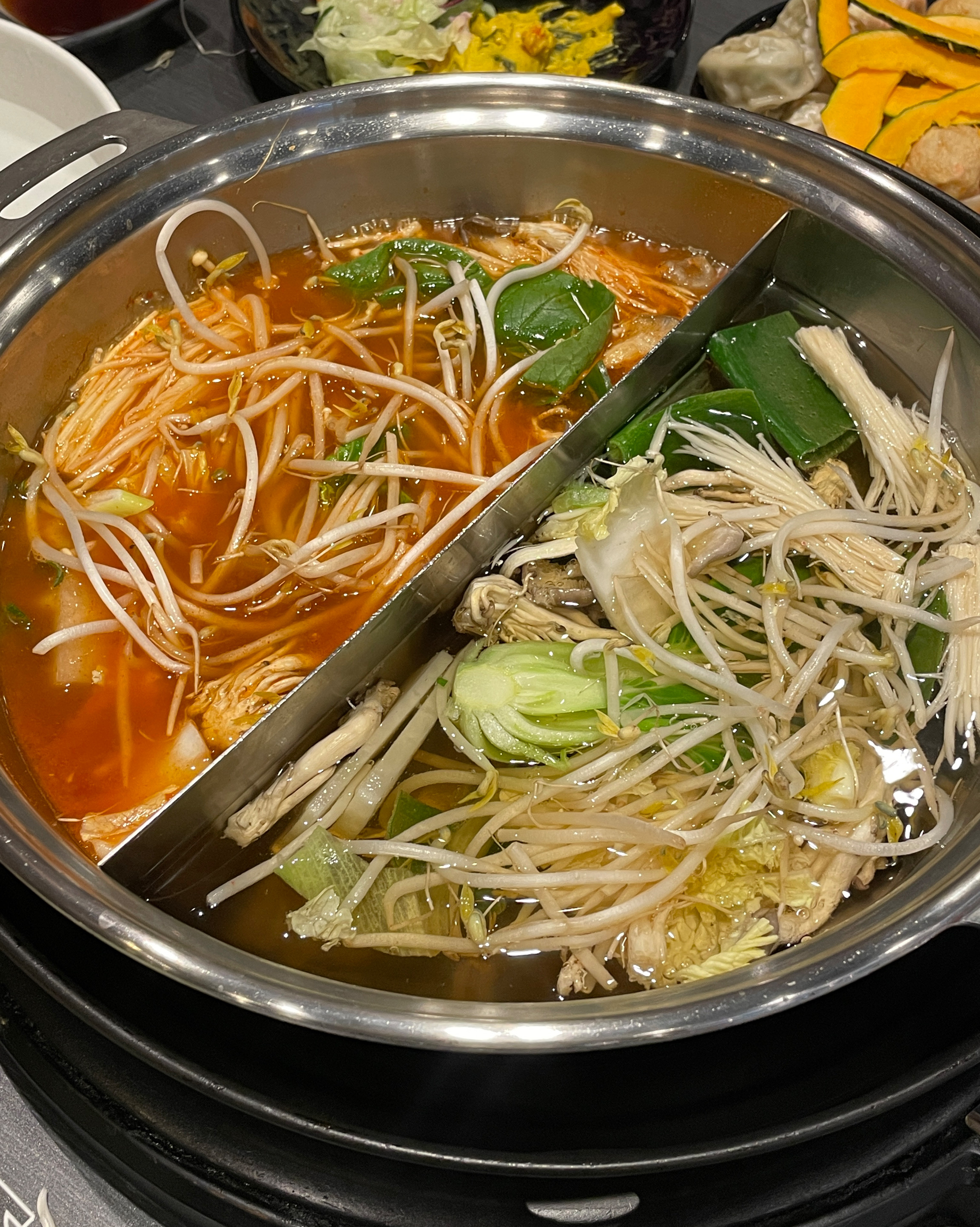 평소에 너무 애용하는 곳입니다! 샤브샤브와 월남쌈을 함께 먹을 수 있어서 너무 좋아요~ - 신갈 맛집 소담촌 신갈롯데마트점