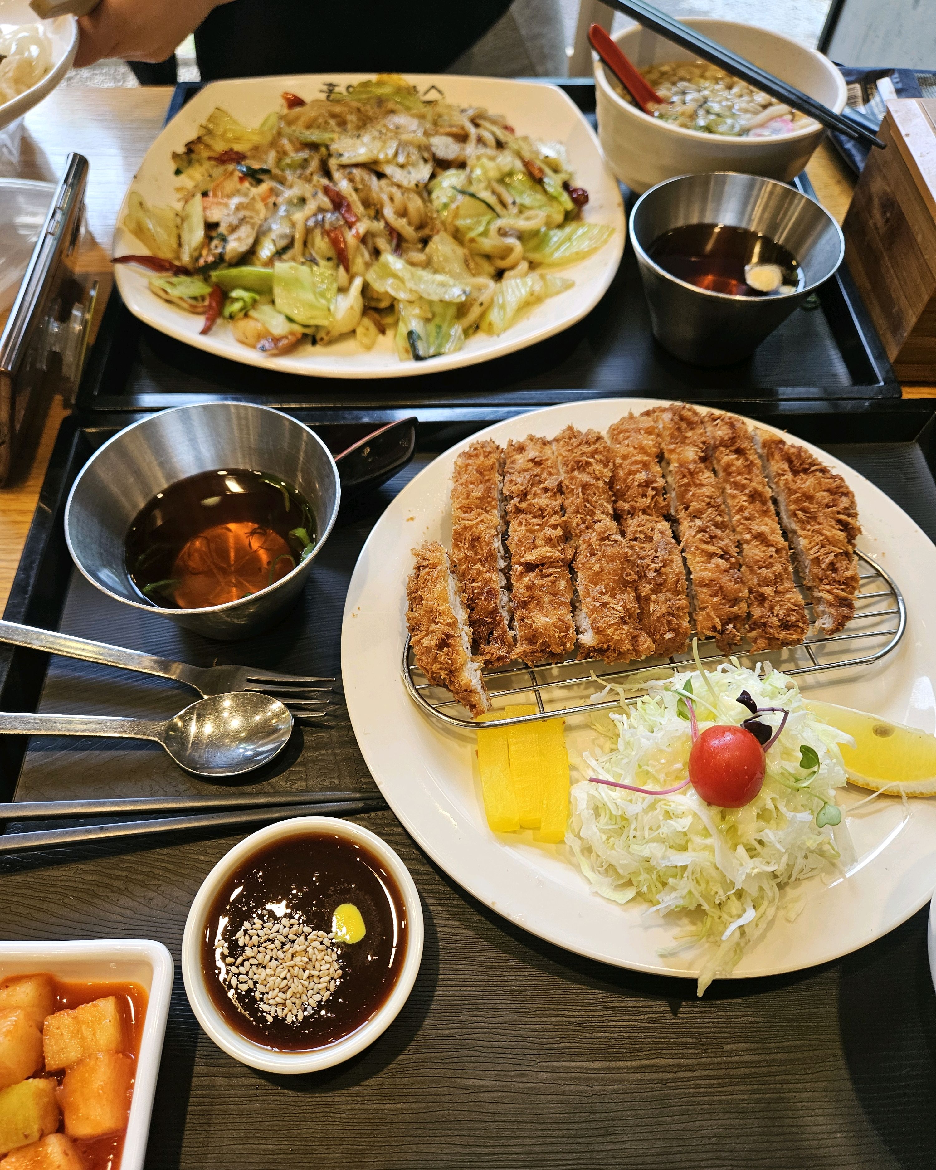맛있어요 브레이크타임전에 아슬아슬하게 먹었네요 - 구미 구평동 맛집 홍익돈까스 구미구평점