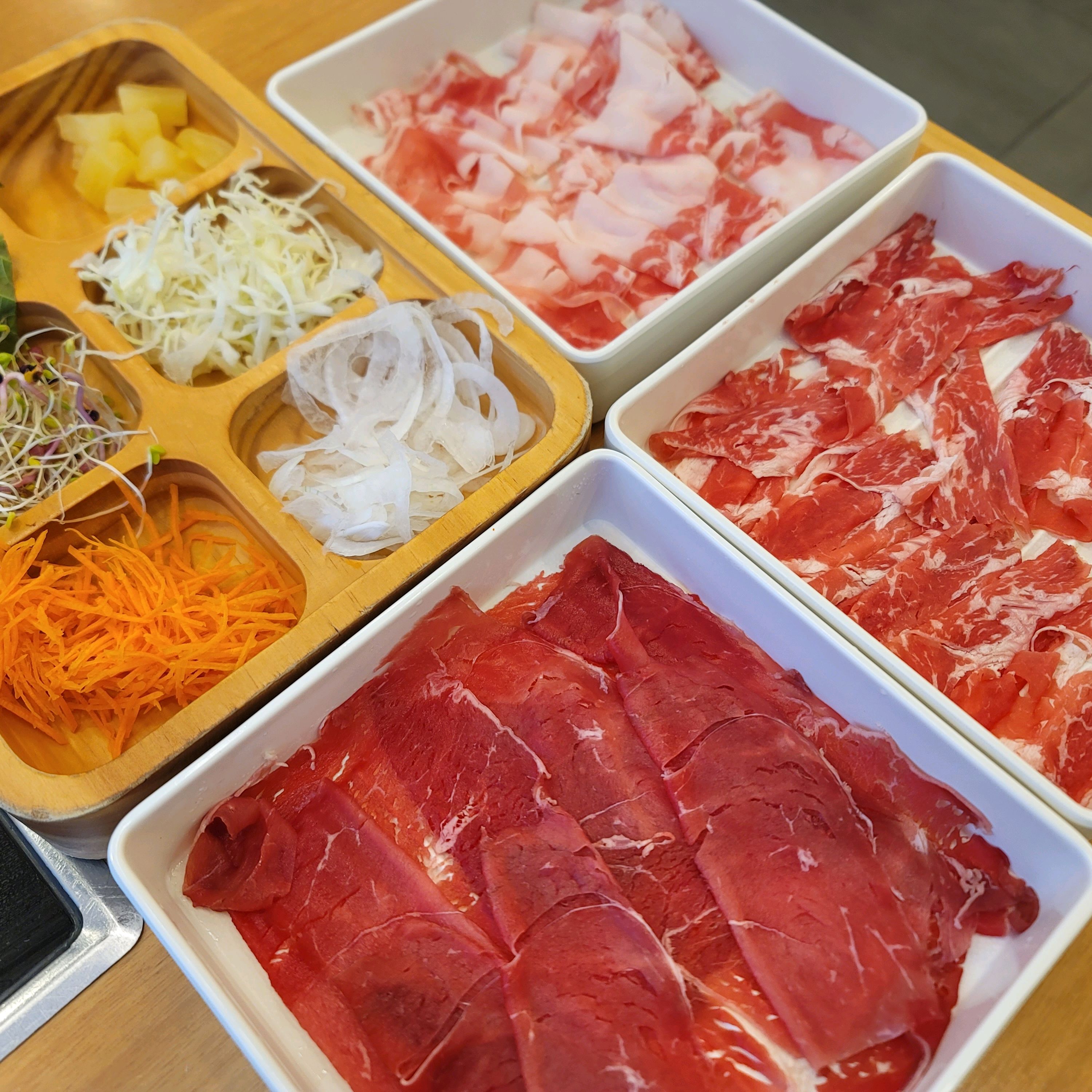 여긴 뭐 말이 필요없을 정도로 요즘 대세라서. 미리 예약하고 가는걸 추천하고 - 울산 삼산 맛집 샤브올데이 울산삼산점