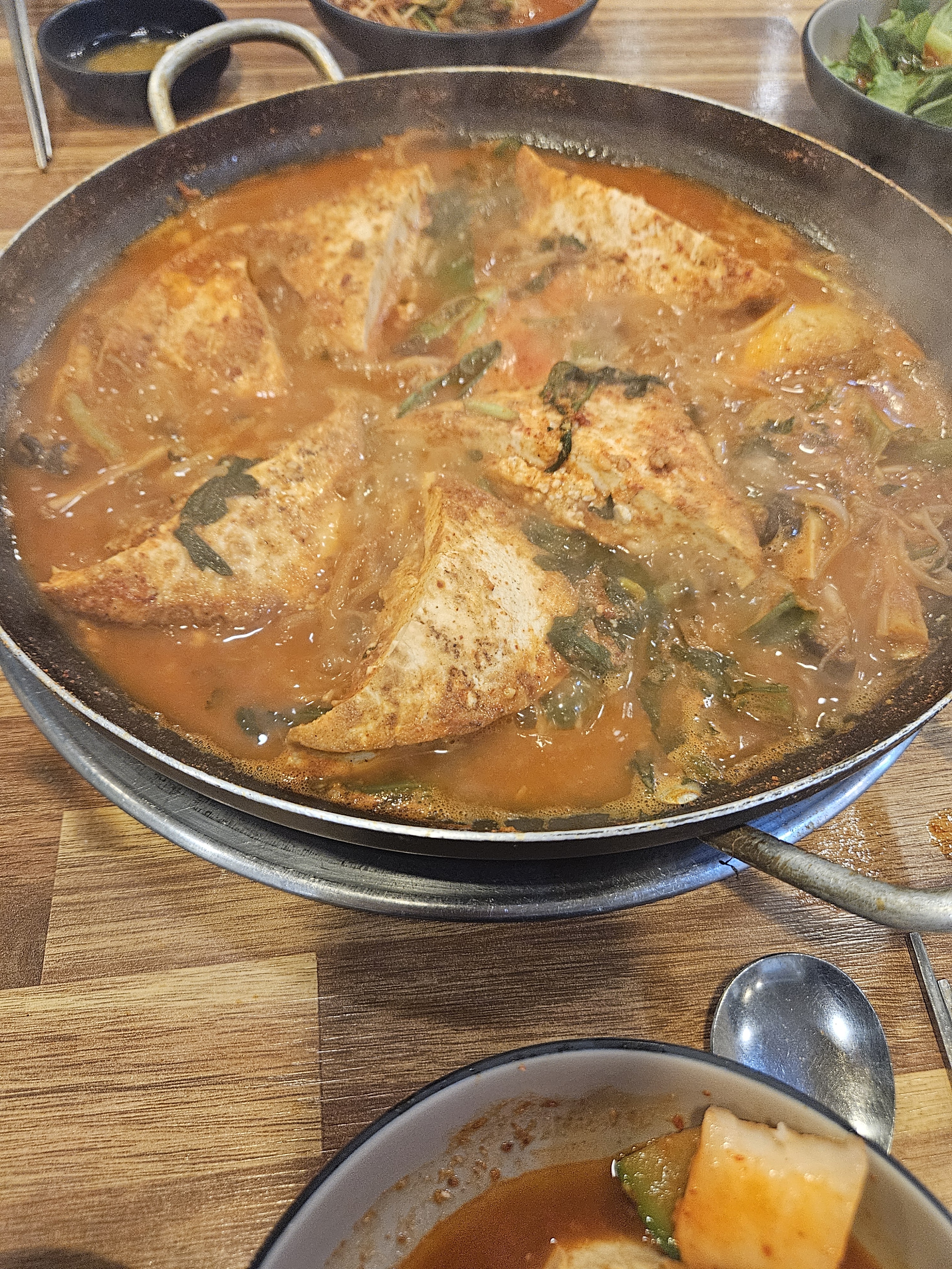 주 2회 방문입니다ㅎ 물리지 않고 맛있네요~ 가족 식사 장소로 추천합니닷!! ㅎㅎ - 대전 맛집 매봉식당 계족산본점