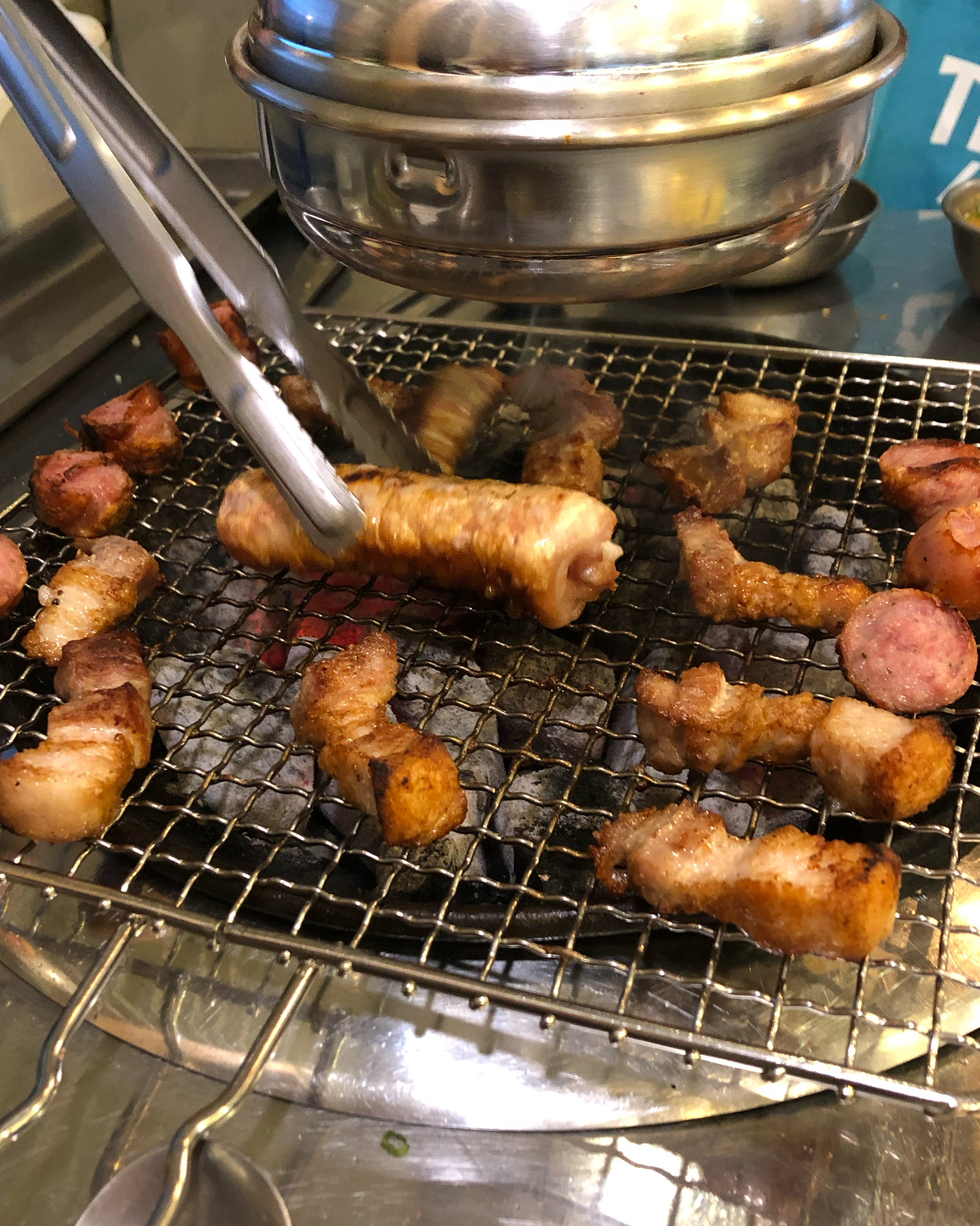 음식도 맛있고 빨리나와서 좋아요!! 그런데 외국 알바 생들은 조금 더 친절했으면 좋겠어요ㅜ