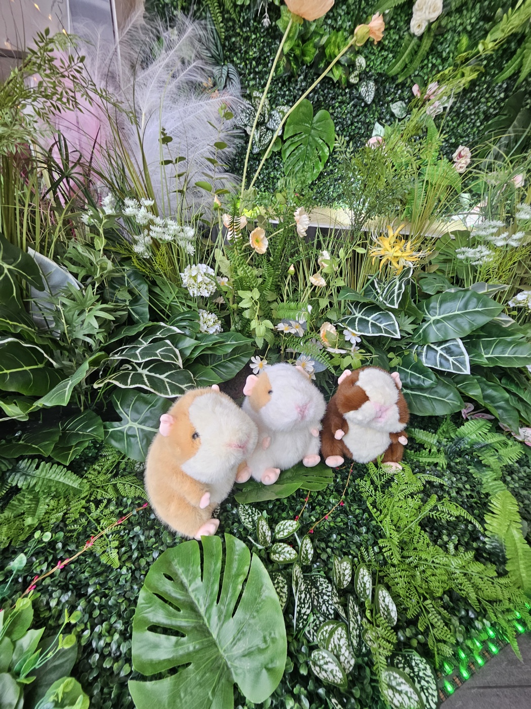 입구에 이렇게 귀여운 인형이 반겨주네요. ^^ - 안동 맛집 다이닝원 안동점