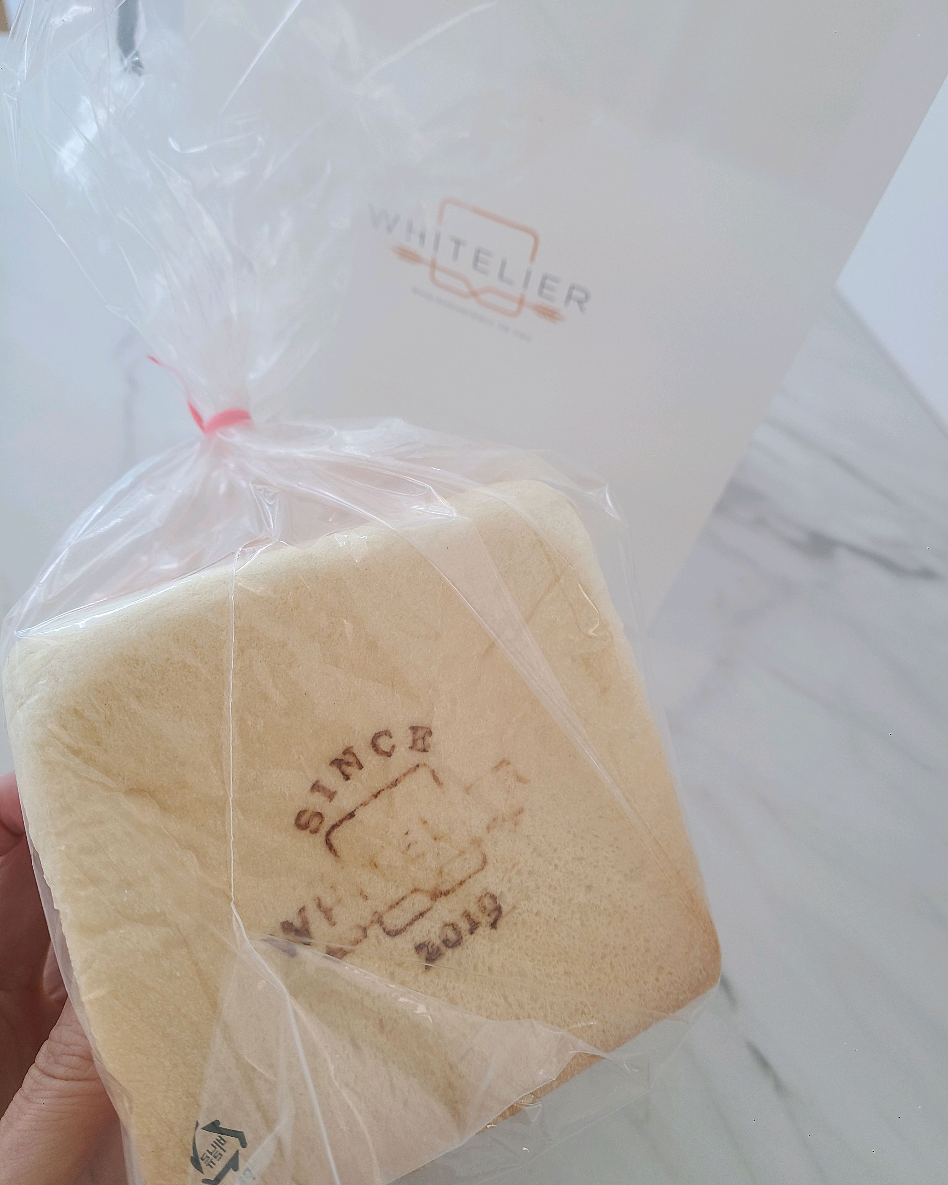 빵이 넘넘 맛있어서 일주일에 두세번은가는거 같아요 주차하기도 편해서 자주가도 부담이 없어요